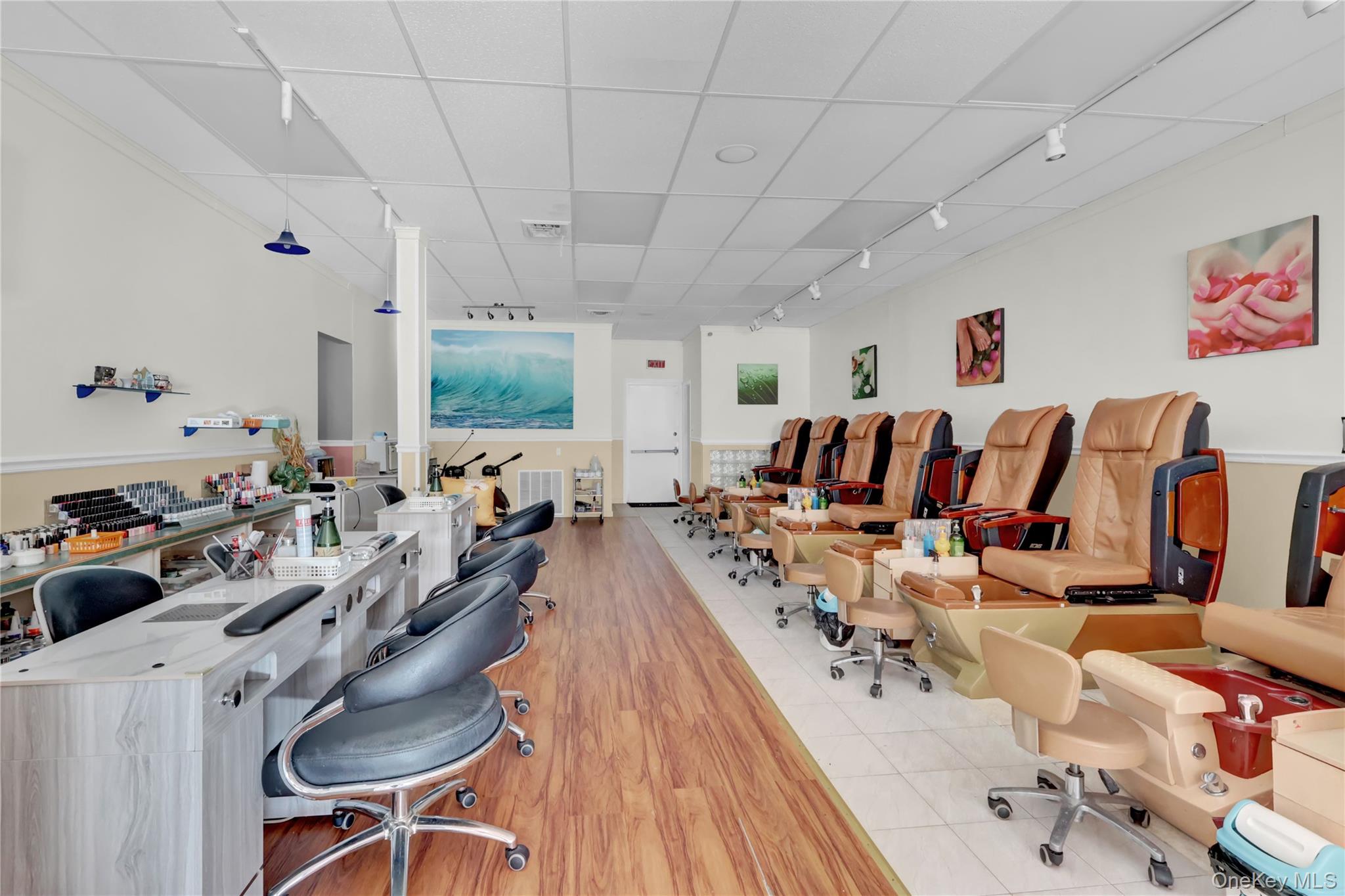 #9 photo, 35 Middle Country Rd, サフォーク郡 Middle Island , NY 11727