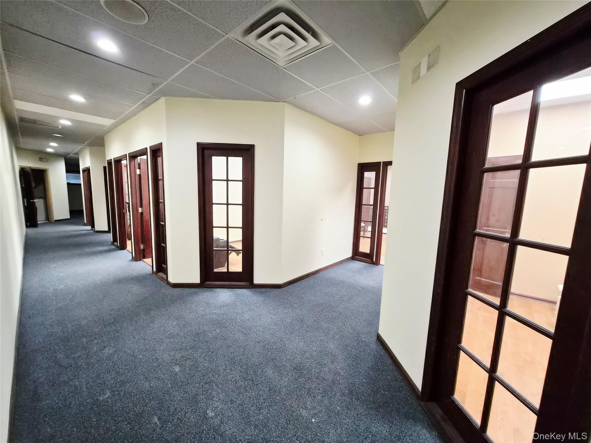 #4 photo, 121 W Oak Street, サフォーク郡 Amityville , NY 11701