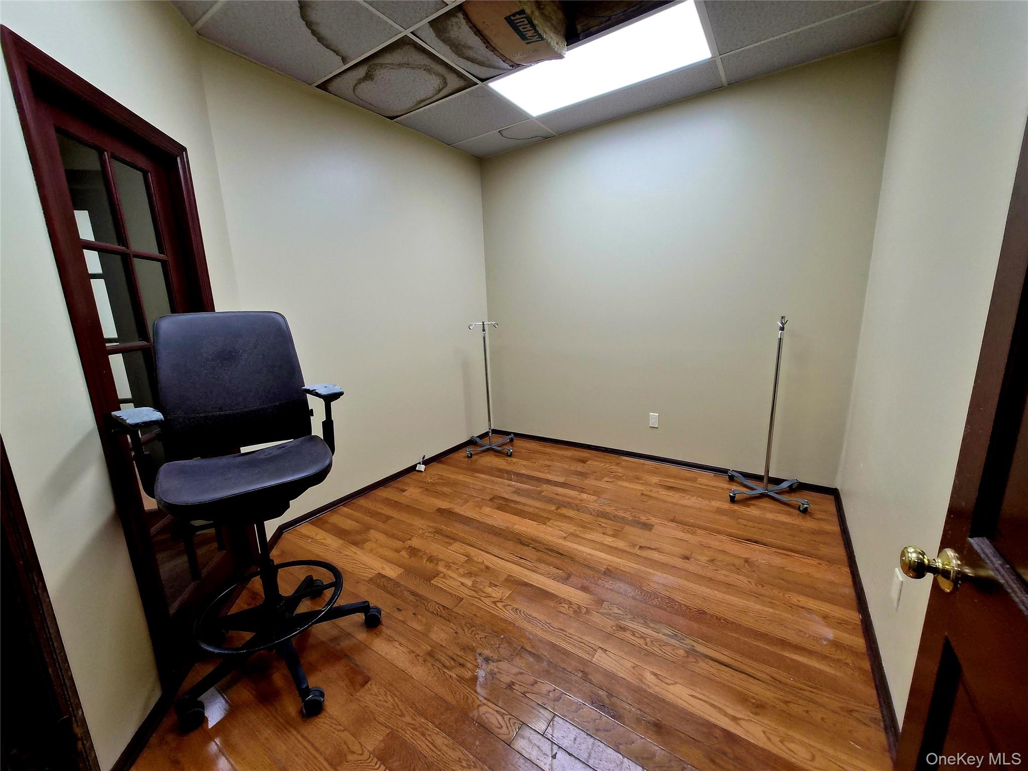 #7 photo, 121 W Oak Street, サフォーク郡 Amityville , NY 11701