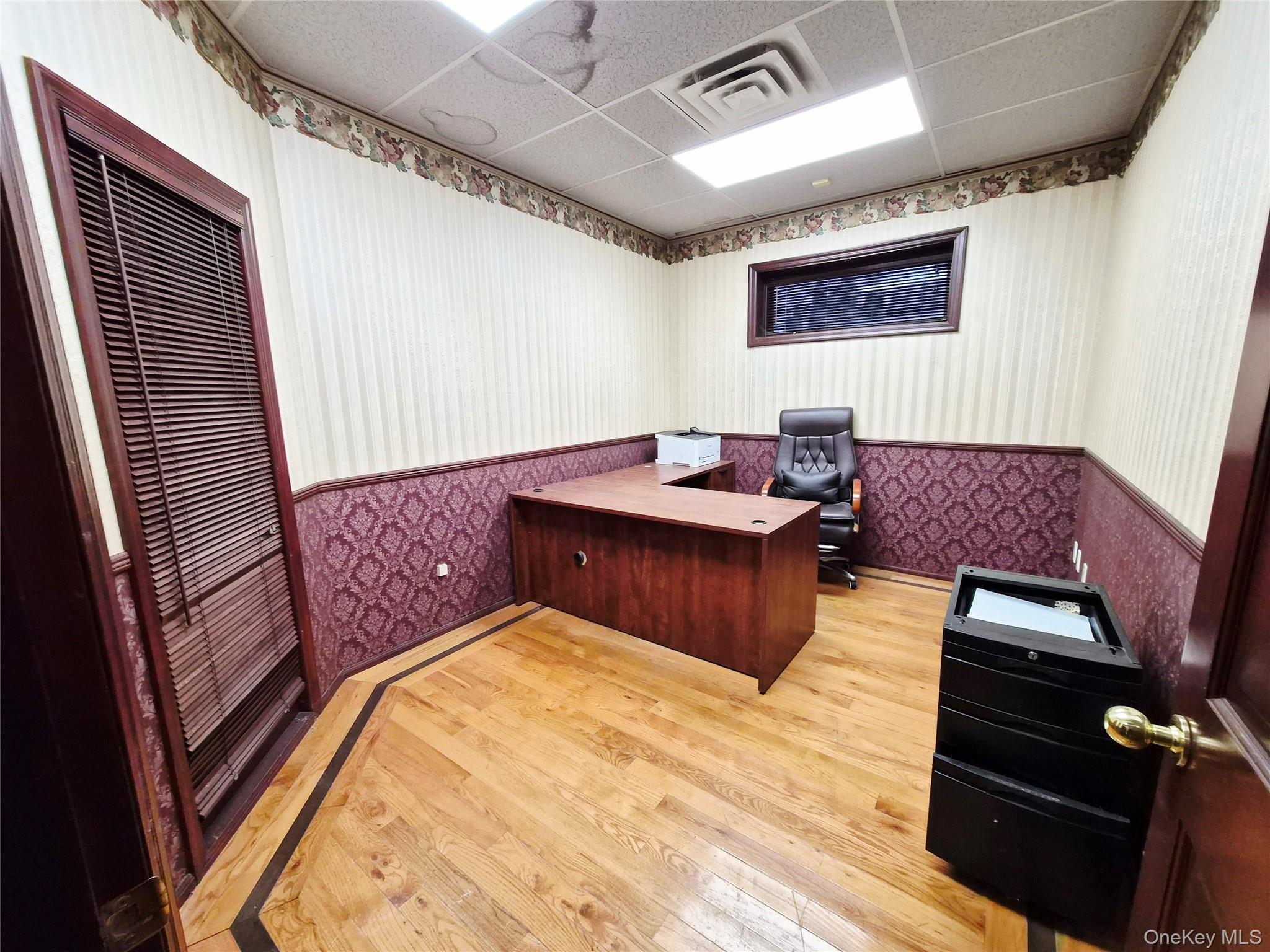 #9 photo, 121 W Oak Street, サフォーク郡 Amityville , NY 11701