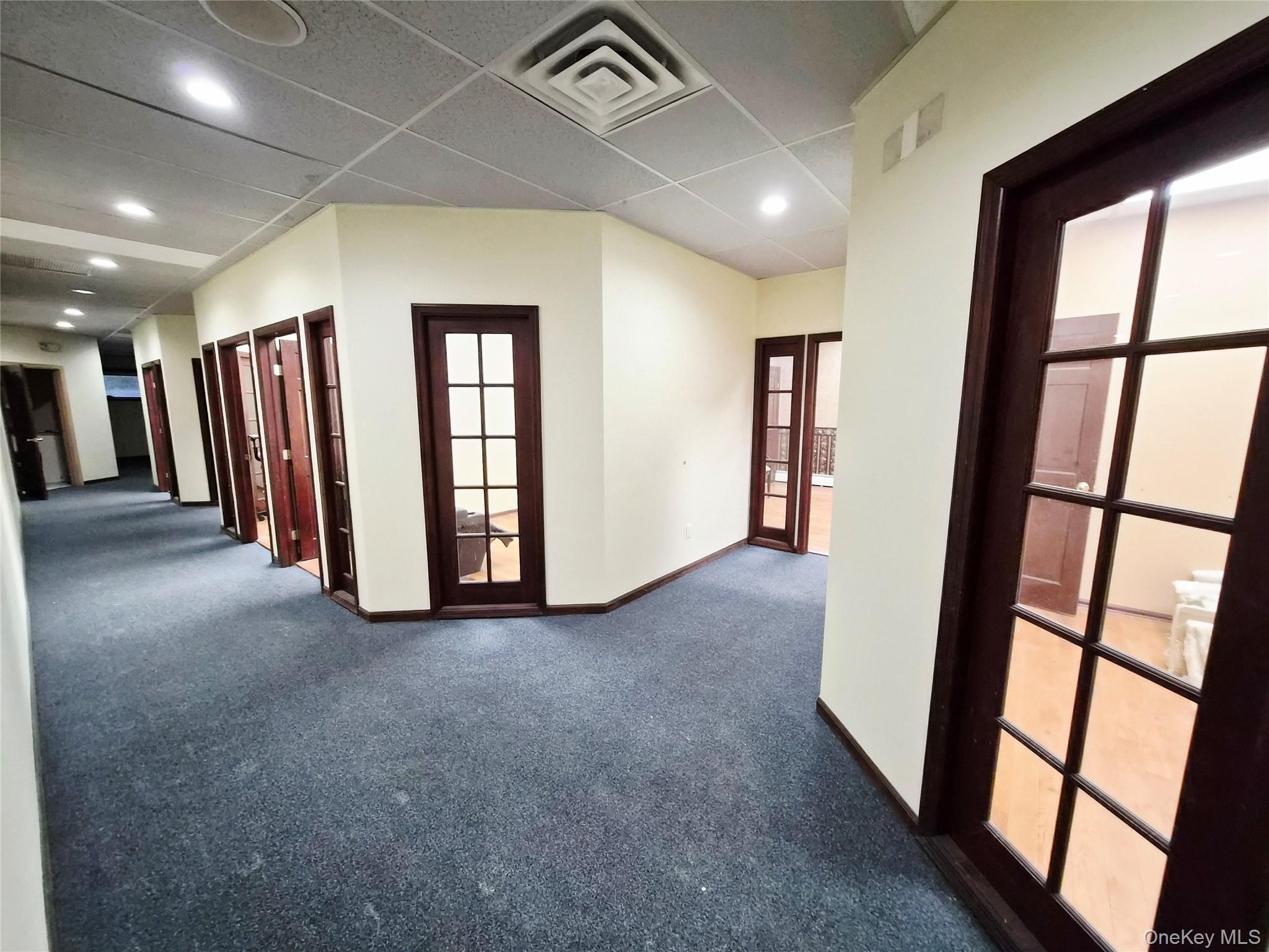 #6 photo, 121 W Oak Street, サフォーク郡 Amityville , NY 11701