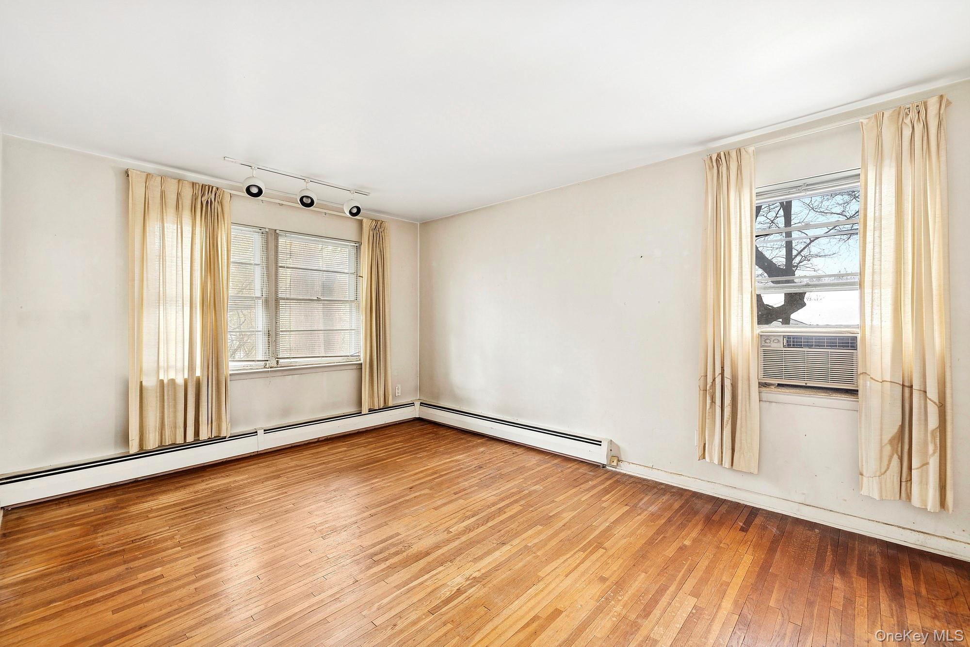 #10 photo, 225 Port Washington Boulevard, নাসাউ কাউন্টি Port Washington , NY 11050