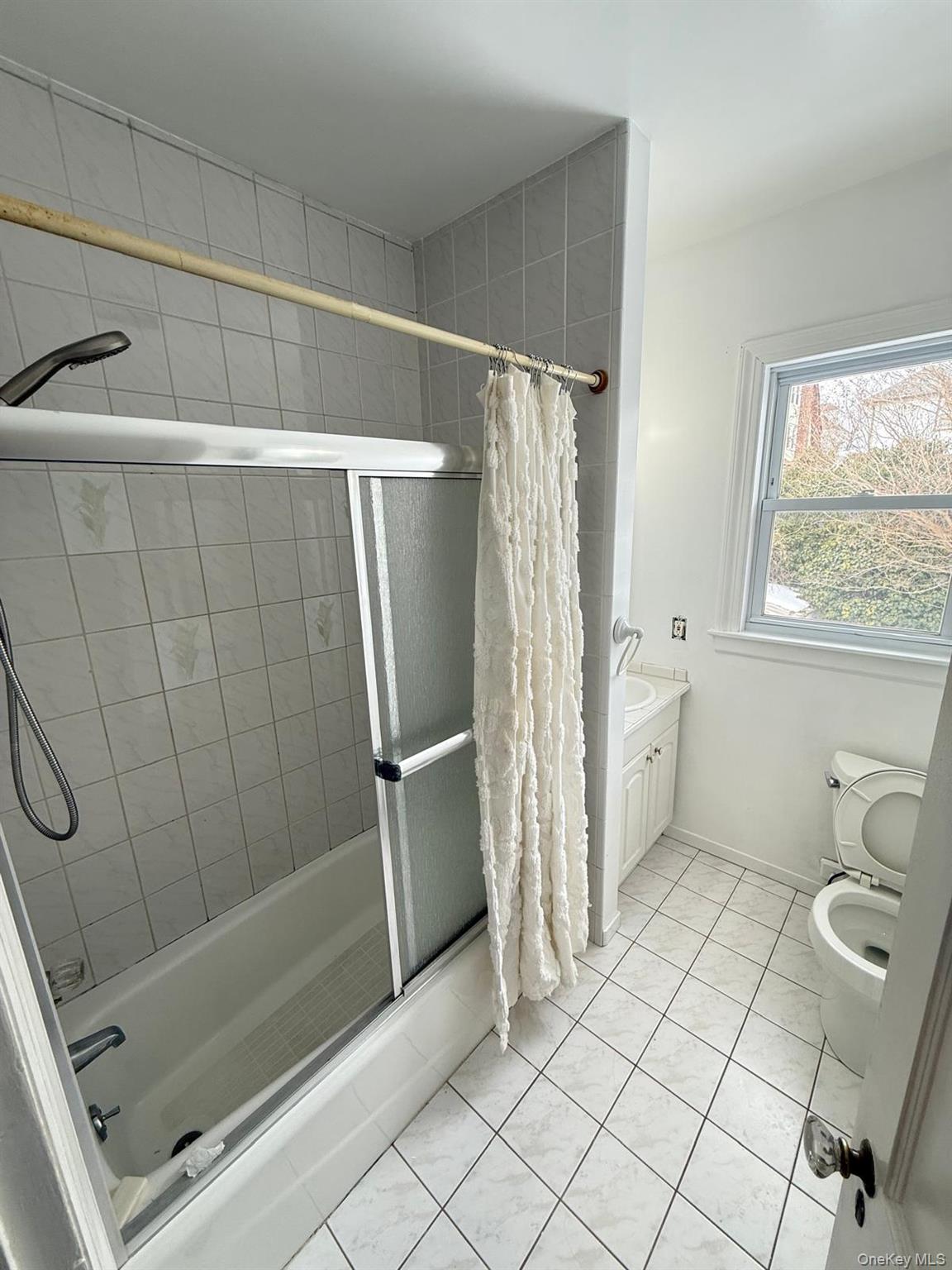 #14 photo, 7 Flower Street, New Rochelle , NY 10801