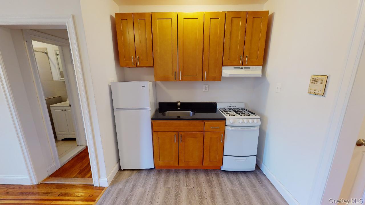 #6 photo, 108-02 72nd Avenue, Forest Hills , NY 11375