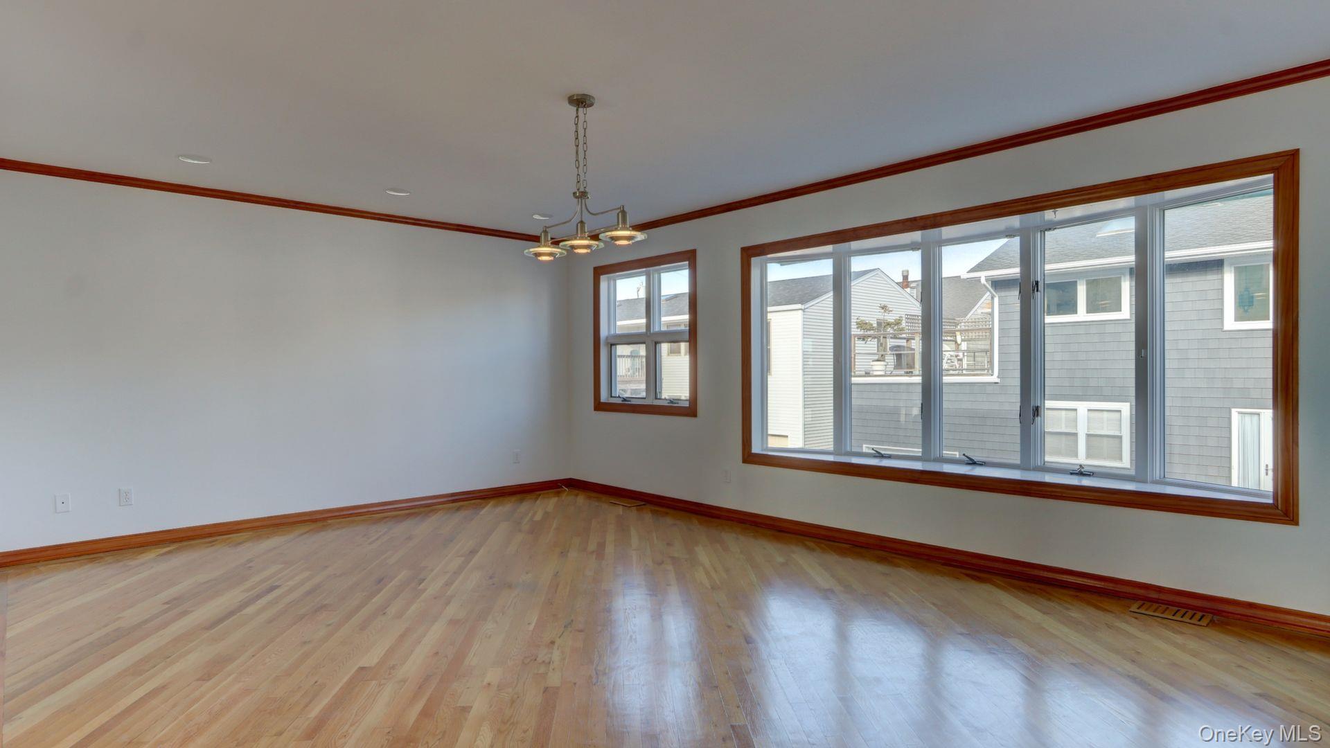 #11 photo, 3 Oceanview Court, নাসাউ কাউন্টি Long Beach , NY 11561