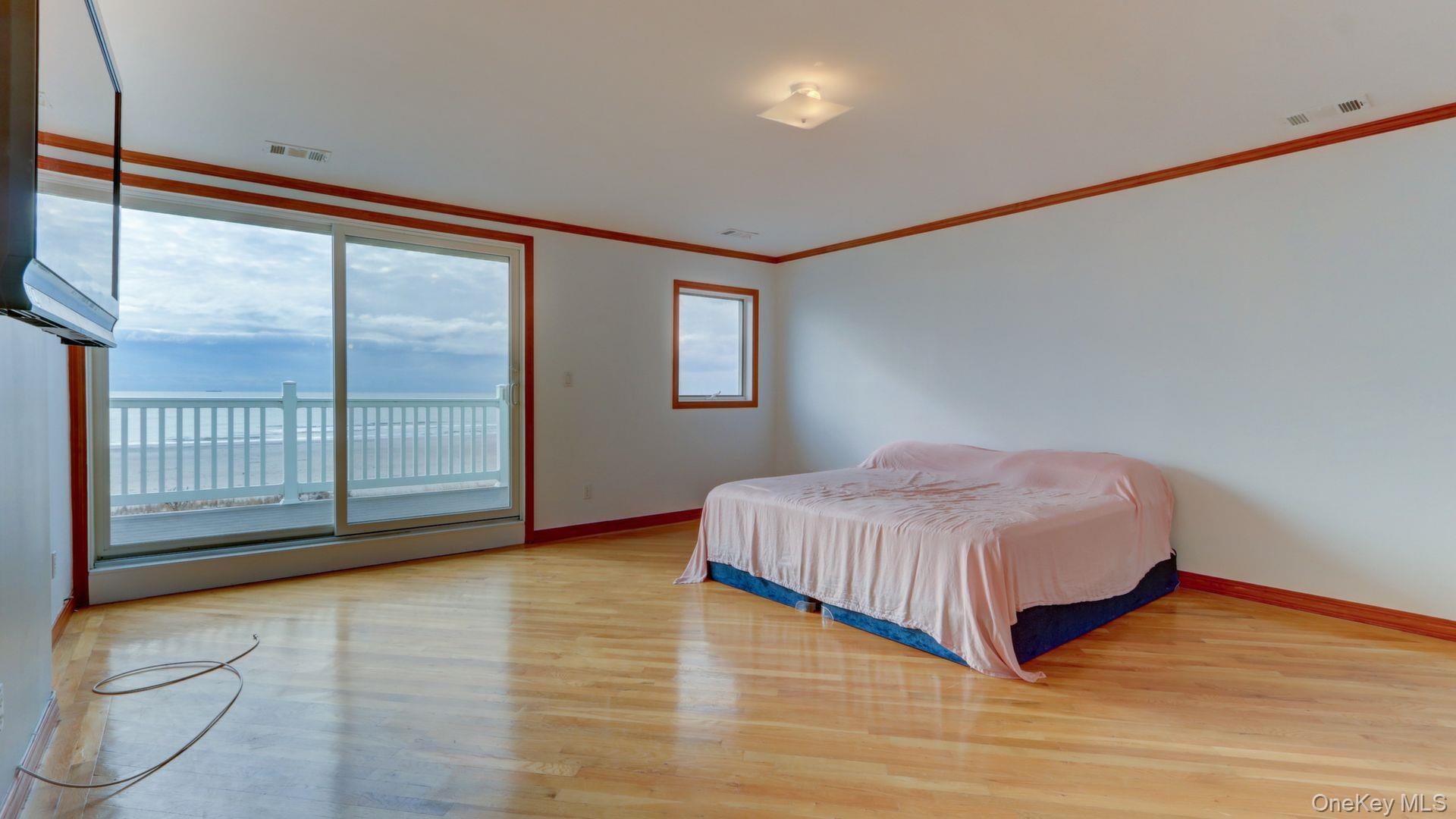 #20 photo, 3 Oceanview Court, নাসাউ কাউন্টি Long Beach , NY 11561