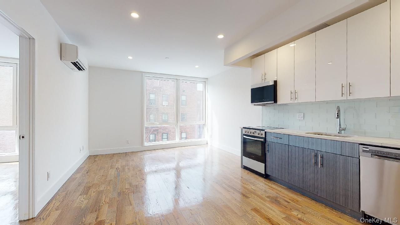 #2 photo, 138-28 Queens Boulevard, कुईंस Briarwood , NY 11435