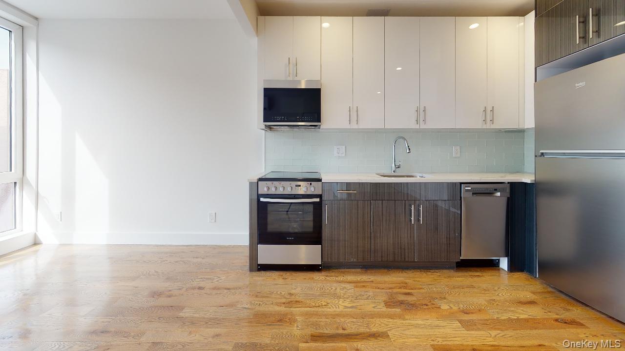 #5 photo, 138-28 Queens Boulevard, कुईंस Briarwood , NY 11435