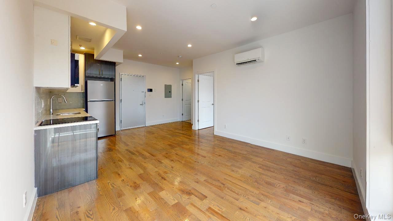 #6 photo, 138-28 Queens Boulevard, कुईंस Briarwood , NY 11435