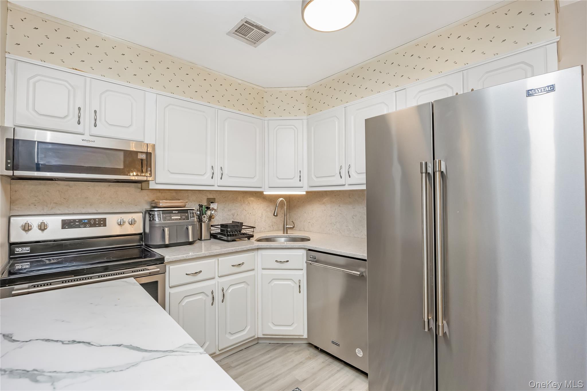 #10 photo, 406 Woodbridge Drive, Ridge , NY 11961