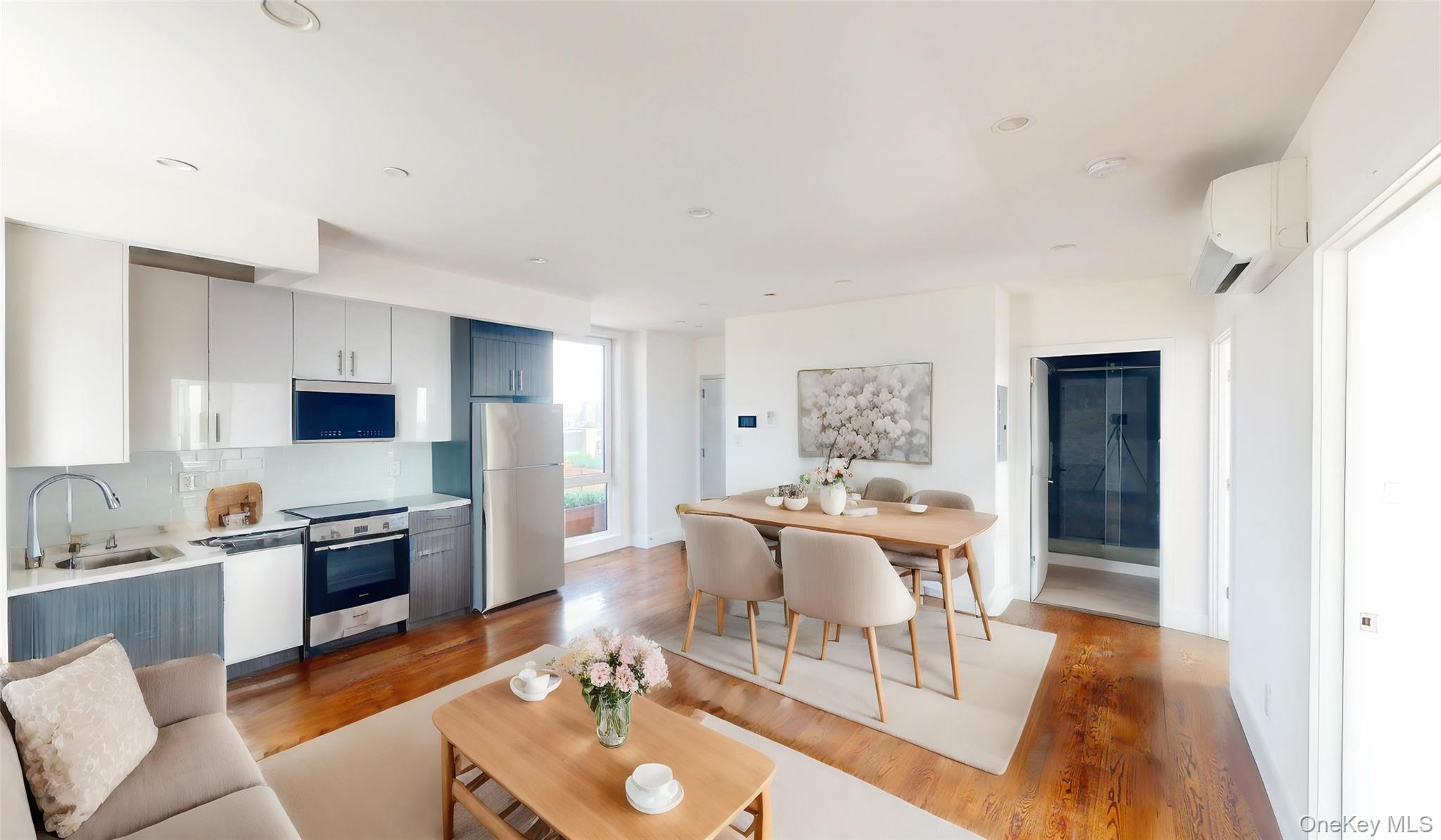 #1 photo, 138-28 Queens Boulevard, कुईंस Briarwood , NY 11435