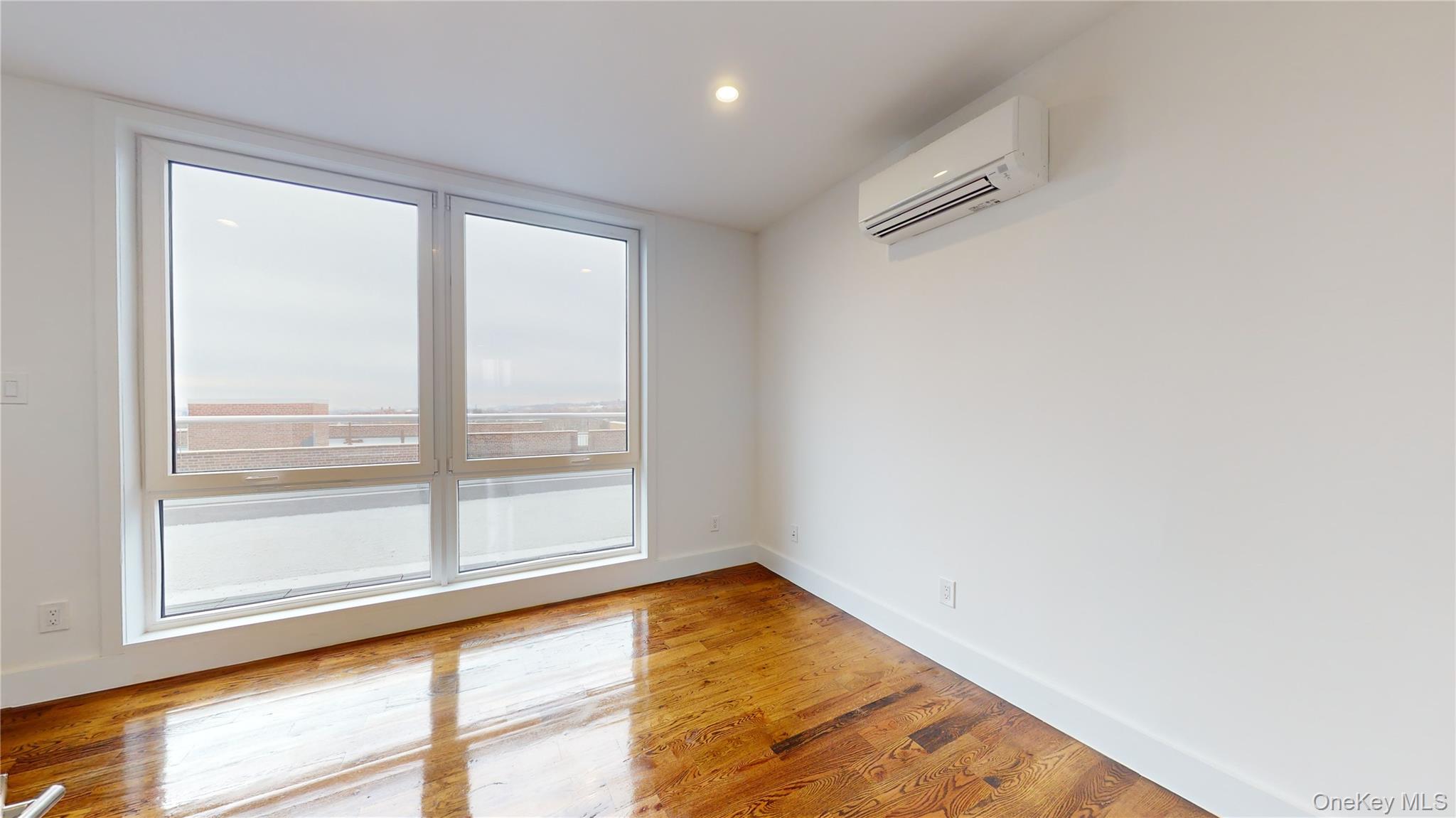 #14 photo, 138-28 Queens Boulevard, कुईंस Briarwood , NY 11435