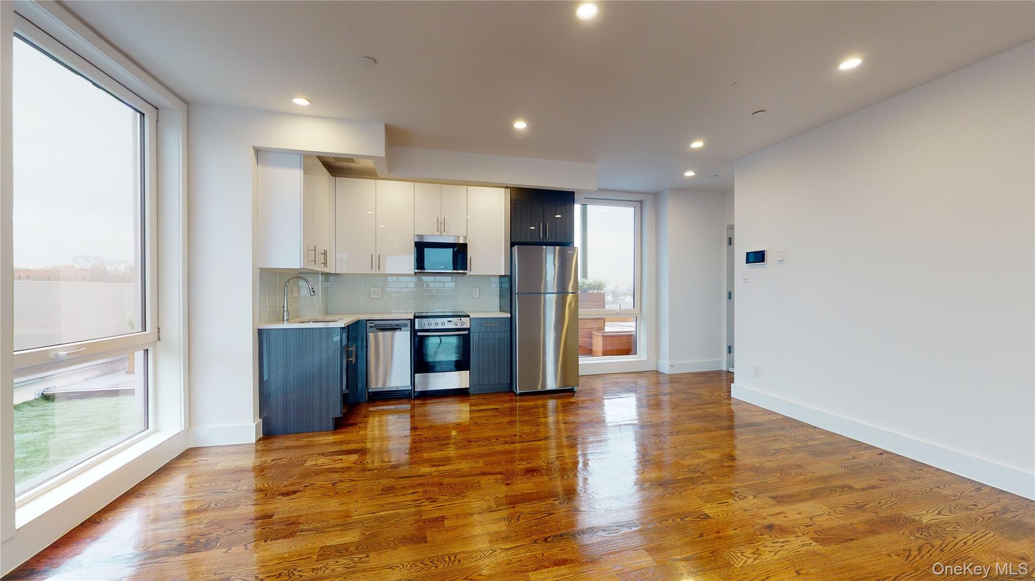 #3 photo, 138-28 Queens Boulevard, कुईंस Briarwood , NY 11435