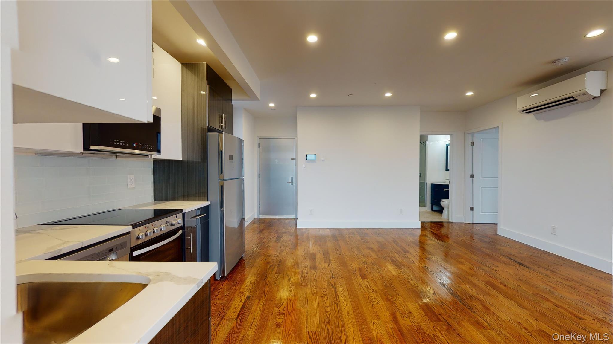 #5 photo, 138-28 Queens Boulevard, कुईंस Briarwood , NY 11435