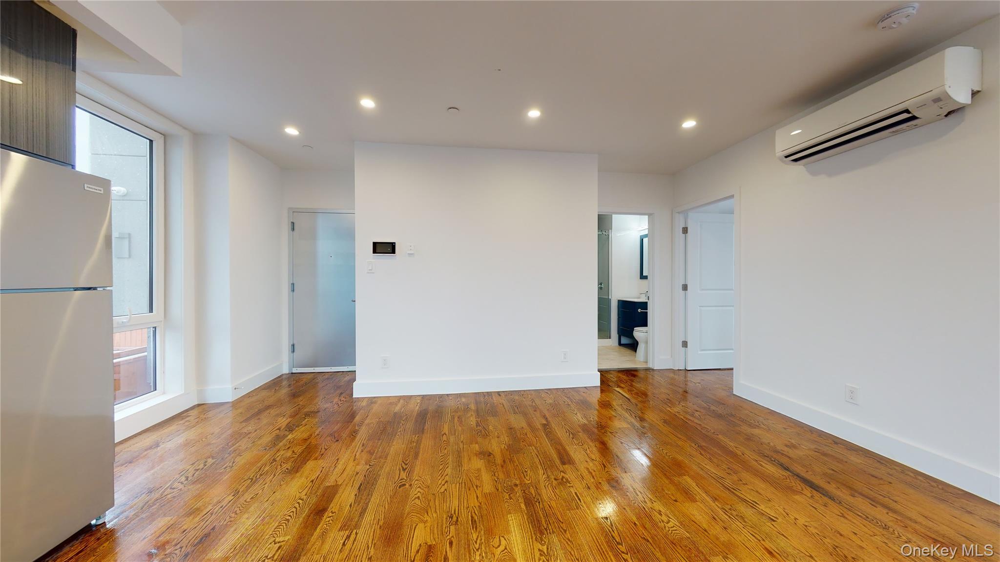 #8 photo, 138-28 Queens Boulevard, कुईंस Briarwood , NY 11435