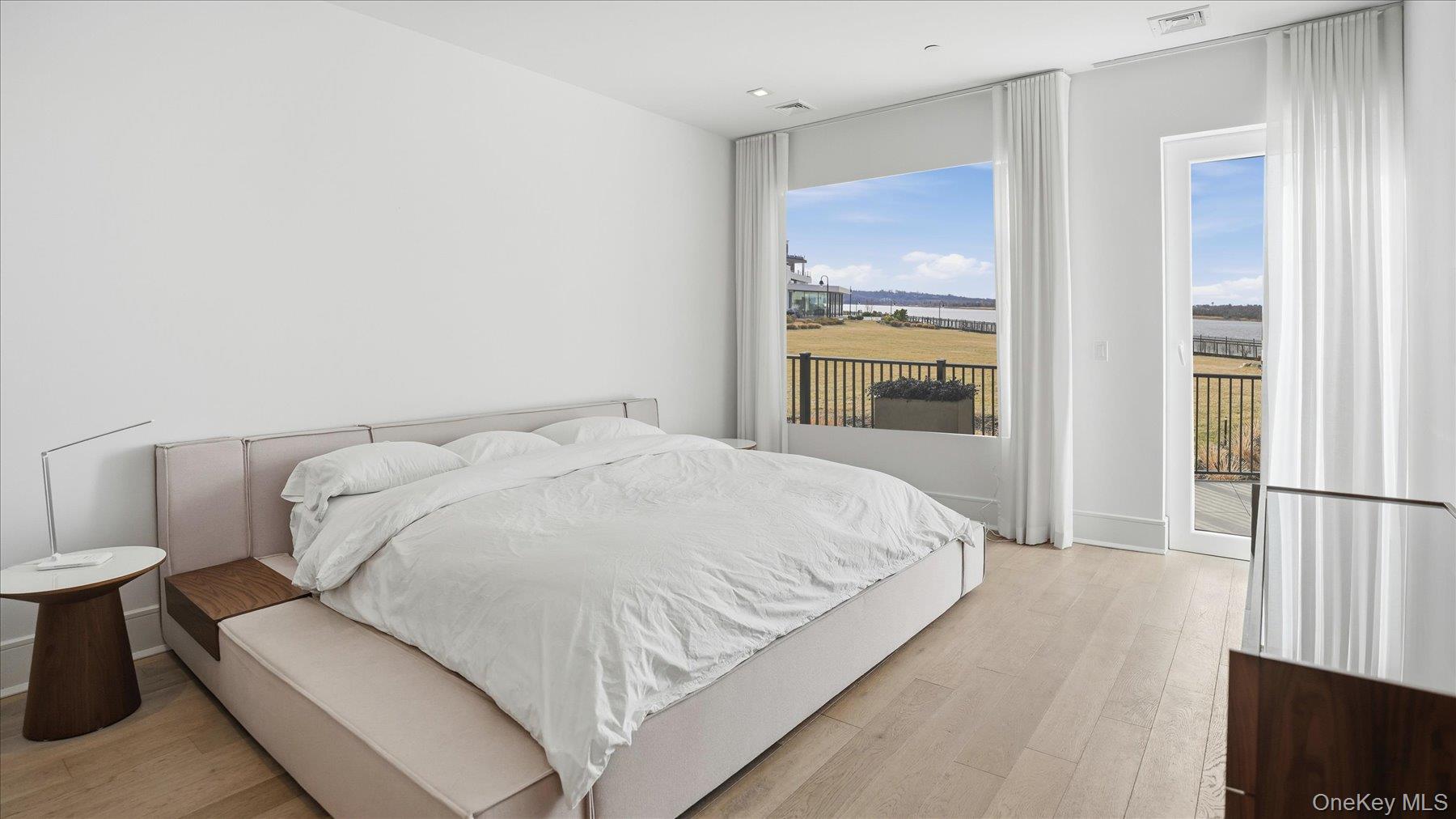 #9 photo, 10 Shore Road, নাসাউ কাউন্টি Glenwood Landing , NY 11547