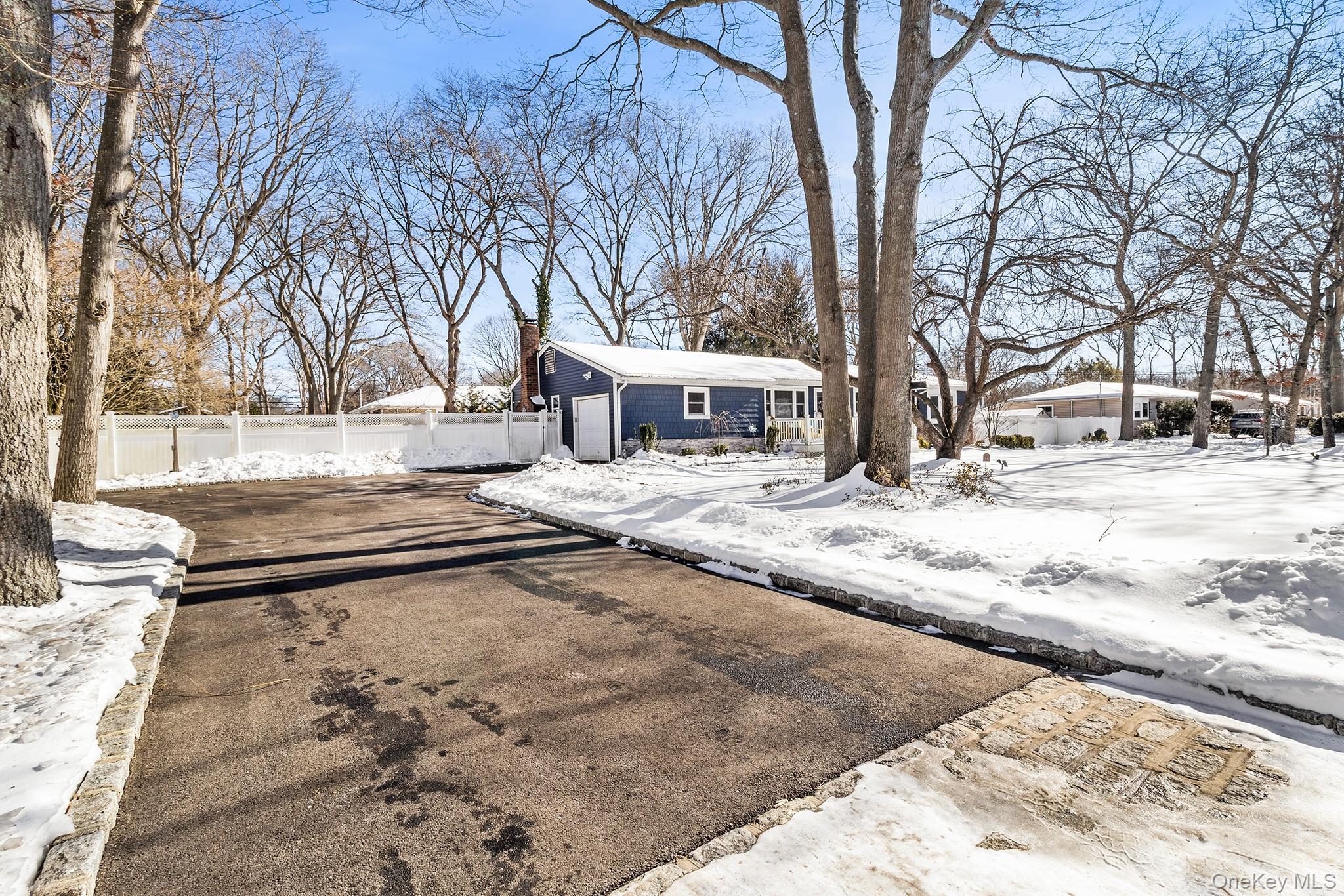 #2 photo, 211 Oswego Avenue, サフォーク郡 Medford , NY 11763