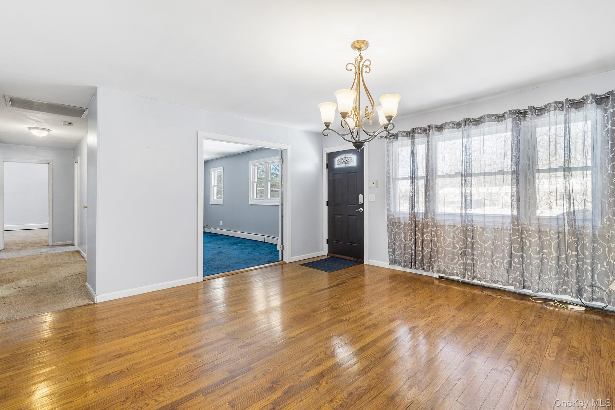 #5 photo, 211 Oswego Avenue, サフォーク郡 Medford , NY 11763