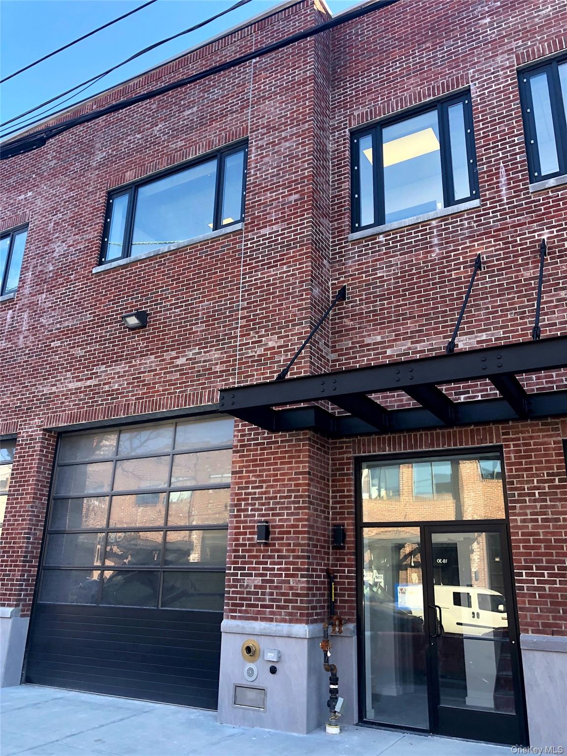 #12 photo, 18-31 42nd Street, クイーンズ区 Astoria , NY 11105