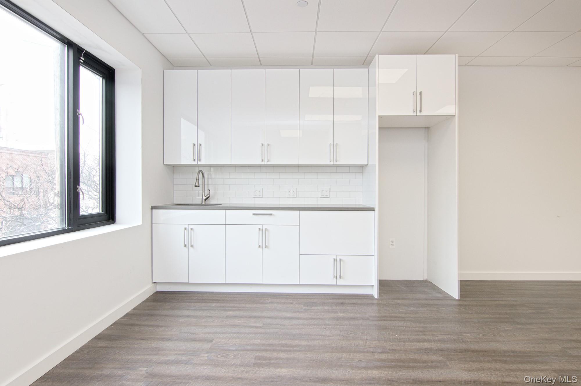 #5 photo, 18-31 42nd Street, クイーンズ区 Astoria , NY 11105