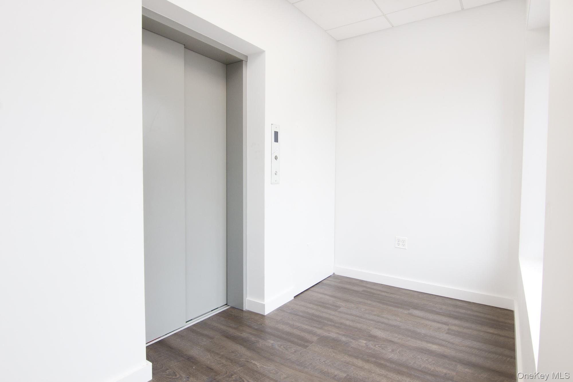 #8 photo, 18-31 42nd Street, クイーンズ区 Astoria , NY 11105