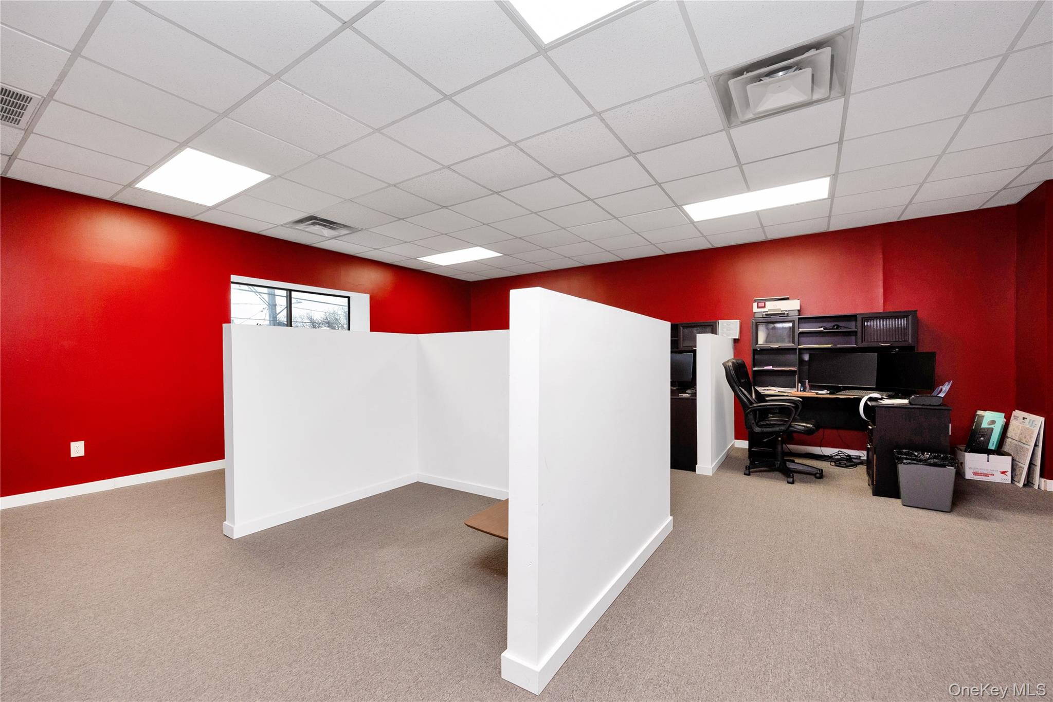 #12 photo, 429 W Main Street, מחוז סאפוק Patchogue , NY 11772