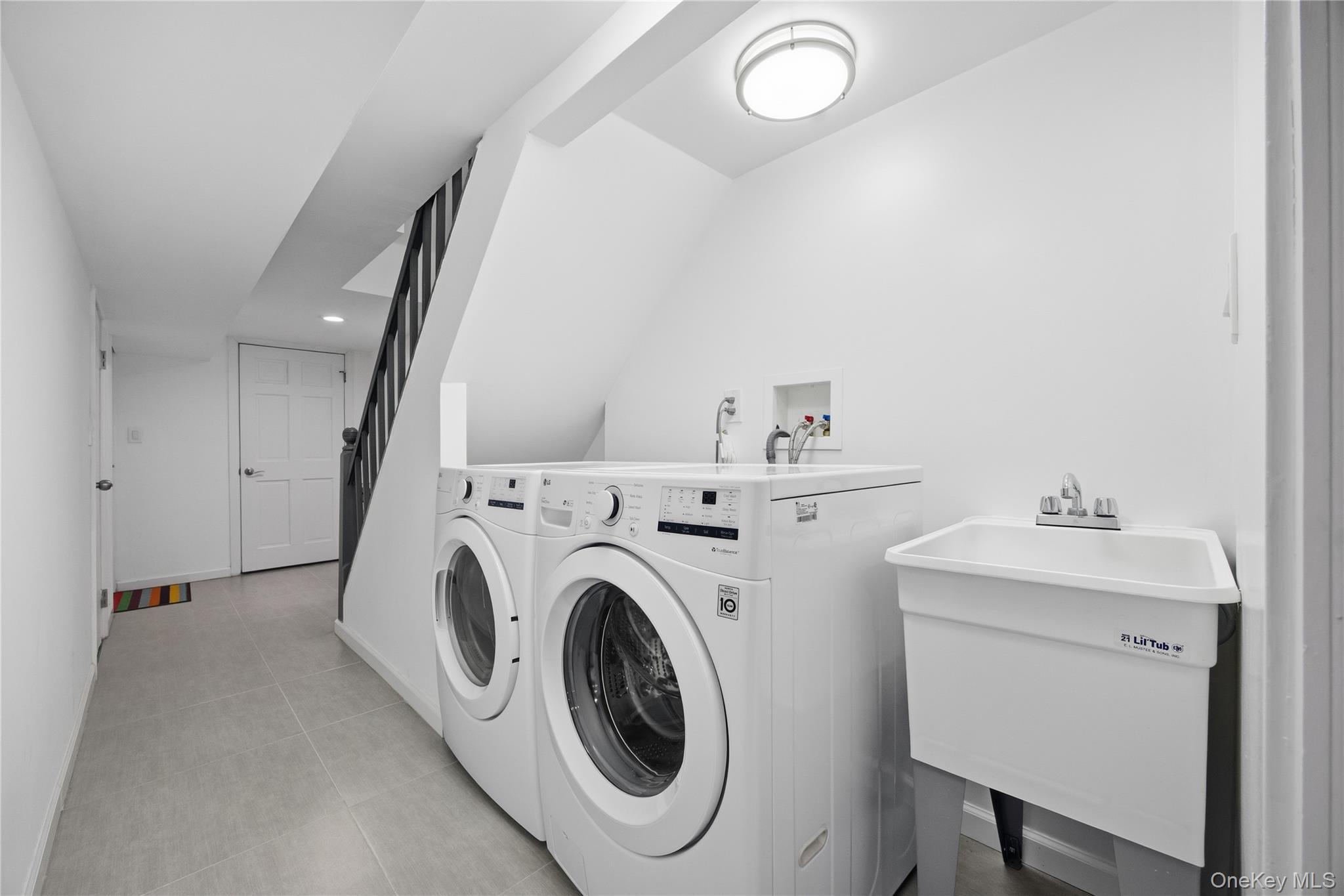 #13 photo, 63-55A Douglaston Parkway, कुईंस Douglaston , NY 11362