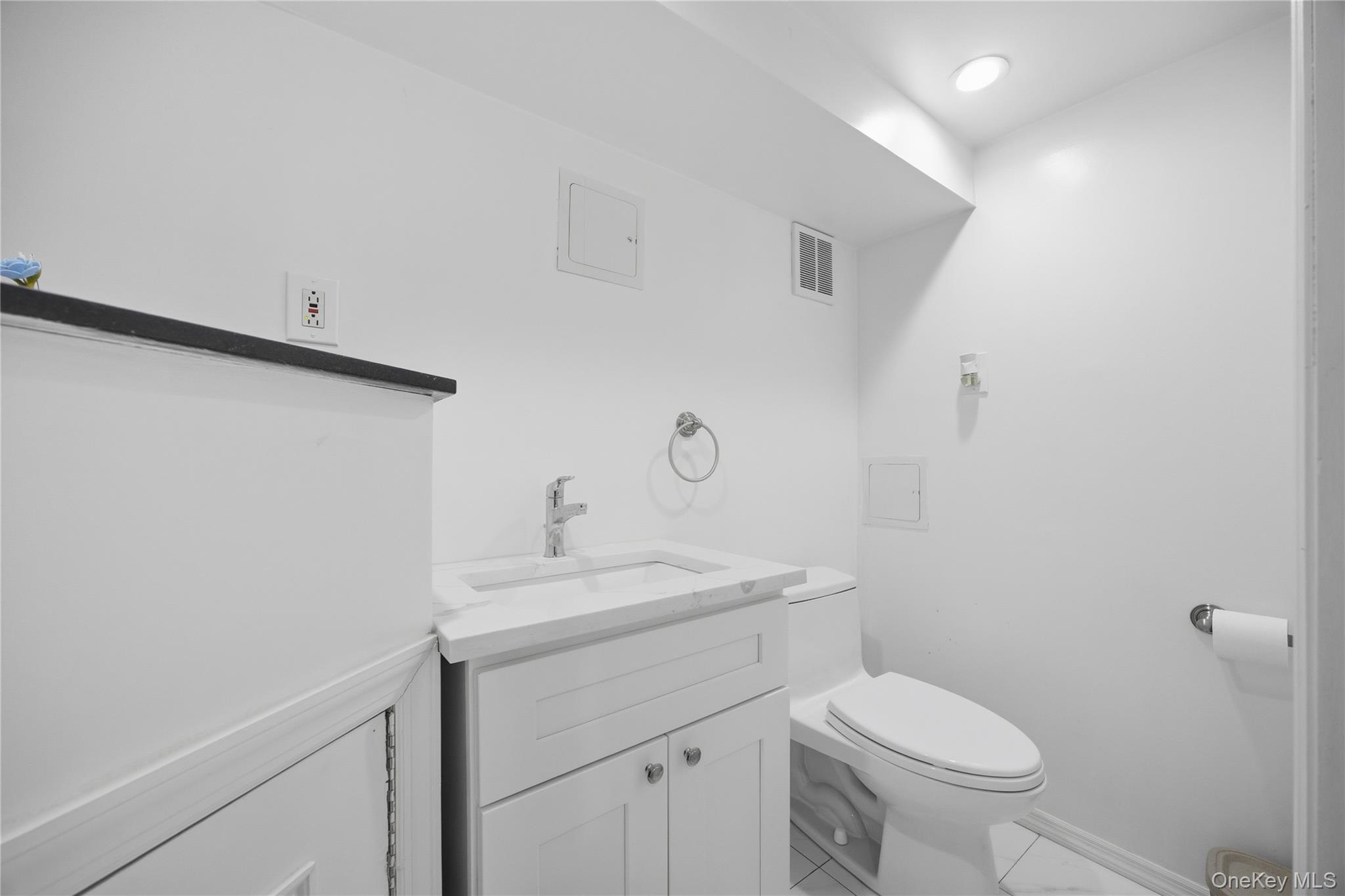 #16 photo, 63-55A Douglaston Parkway, कुईंस Douglaston , NY 11362