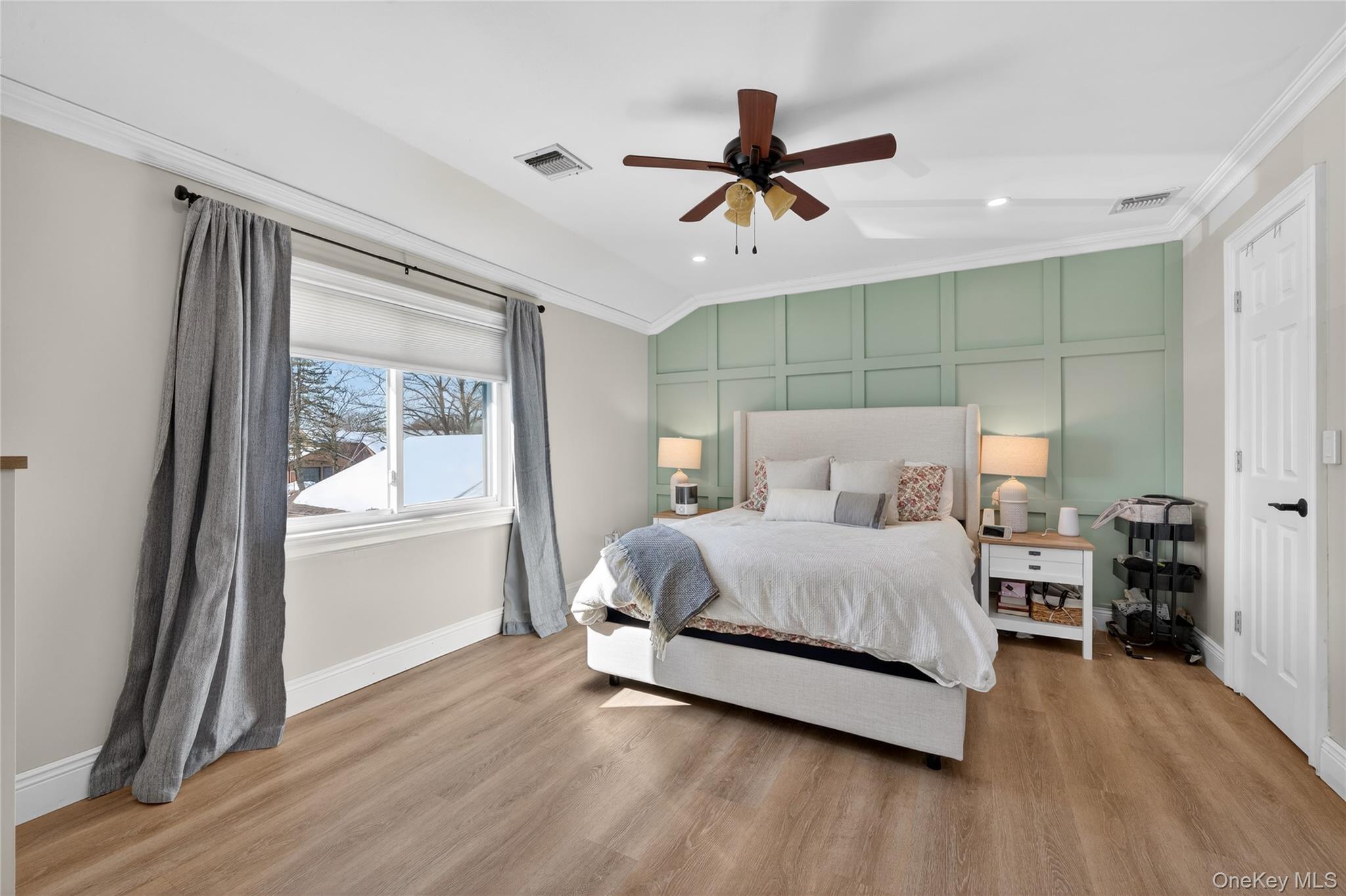 #10 photo, 171 Melanie Way, מחוז סאפוק Commack , NY 11725