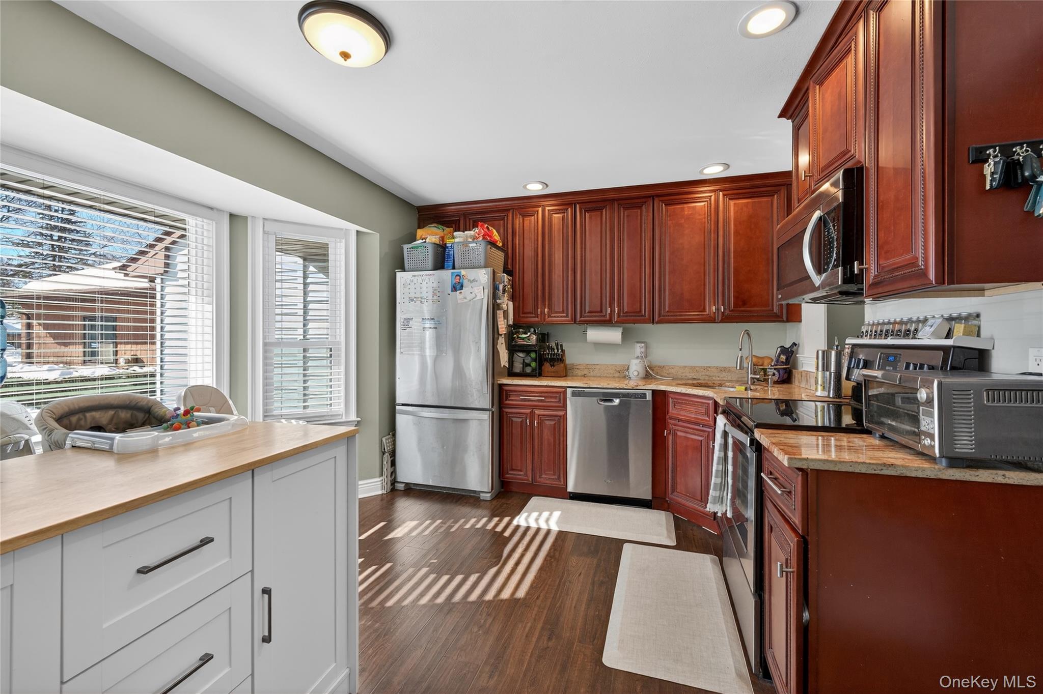 #15 photo, 171 Melanie Way, מחוז סאפוק Commack , NY 11725