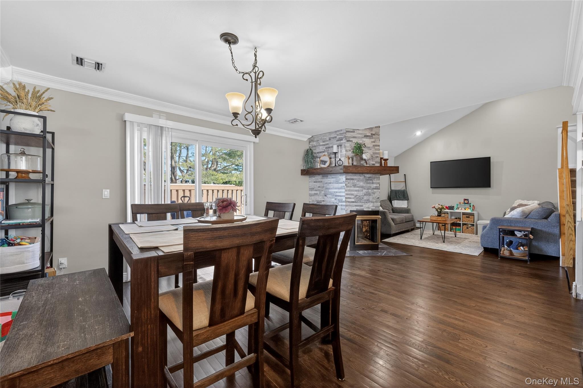 #17 photo, 171 Melanie Way, מחוז סאפוק Commack , NY 11725