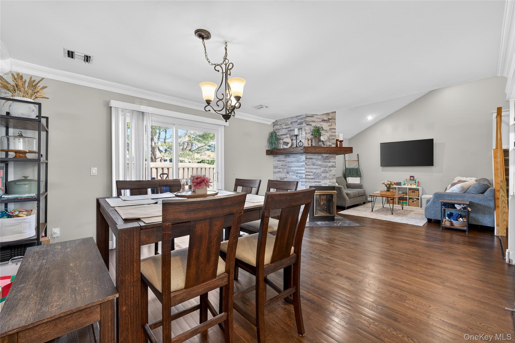 #9 photo, 171 Melanie Way, מחוז סאפוק Commack , NY 11725