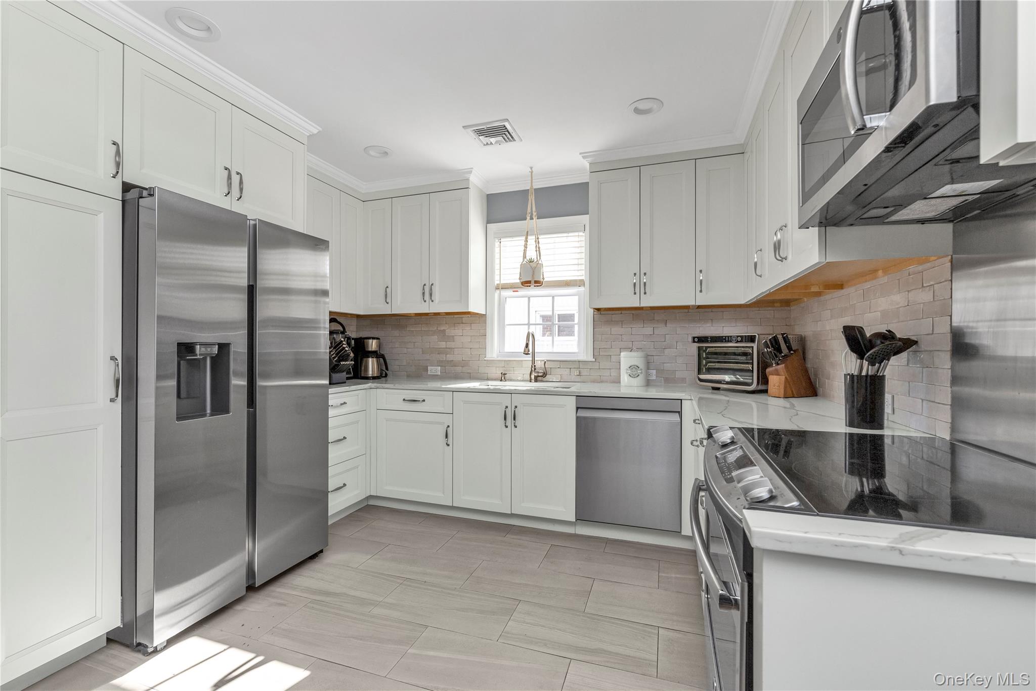 #11 photo, 867 Preston Road, নাসাউ কাউন্টি East Meadow , NY 11554