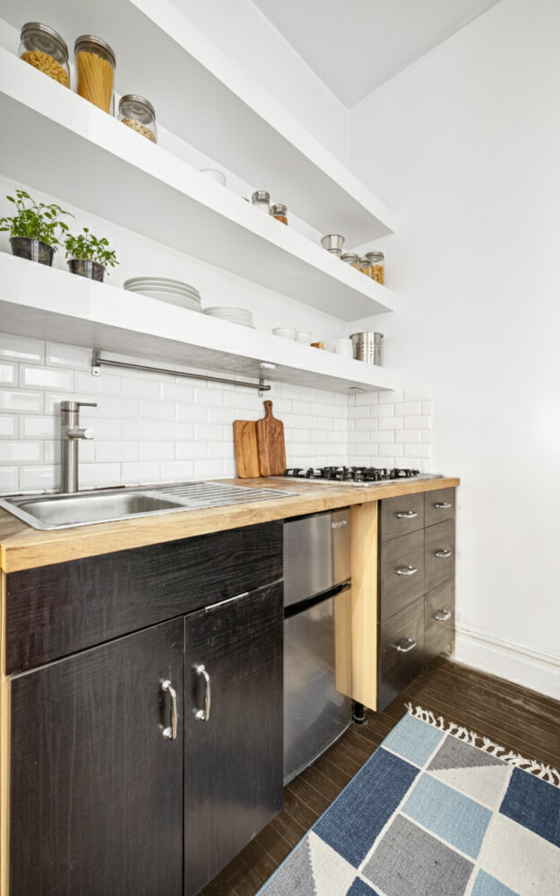 #8 photo, 212 E 13TH Street, East Village , NY 10003