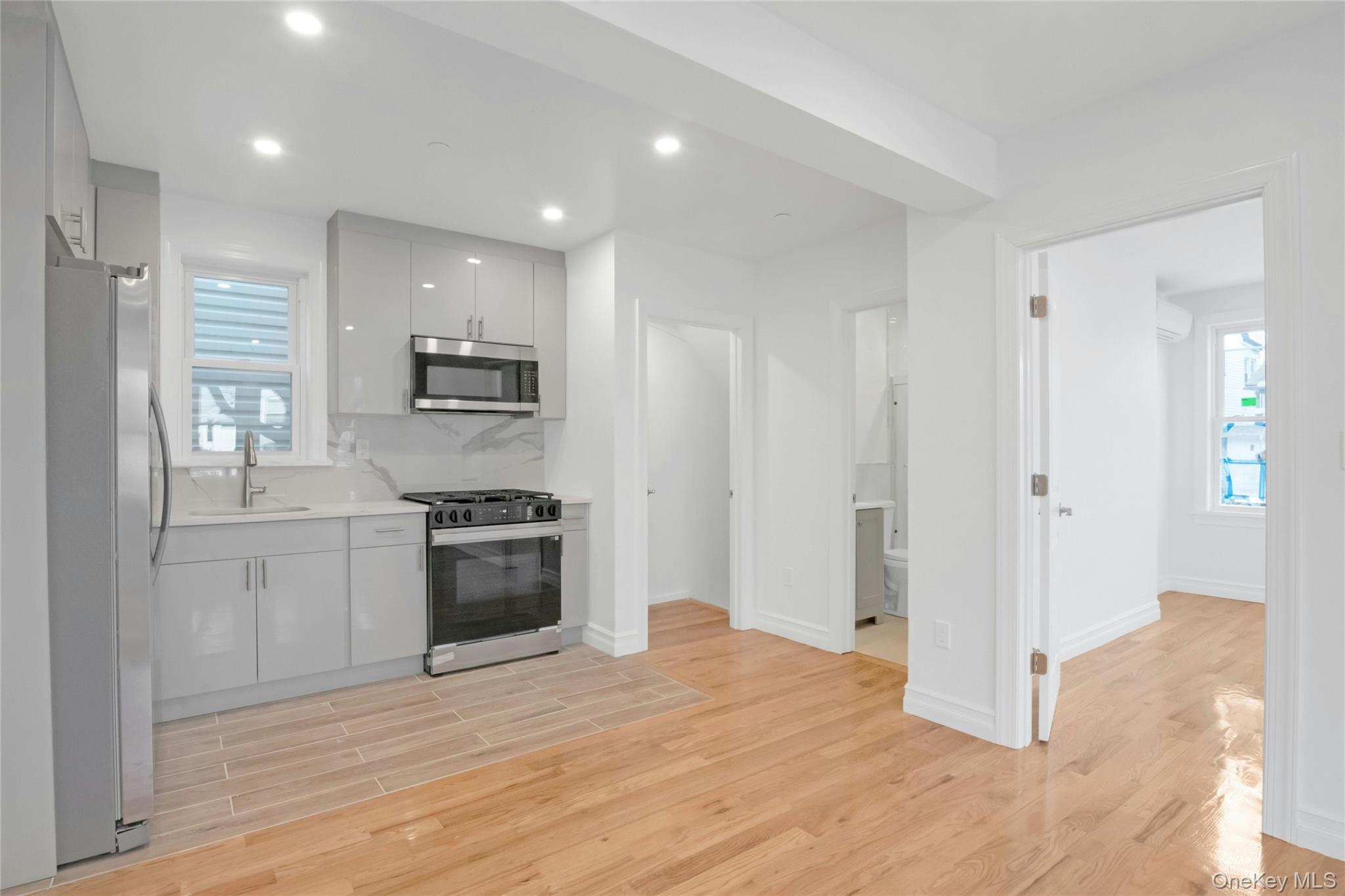 #11 photo, 25 Walnut Street, New Rochelle , NY 10801