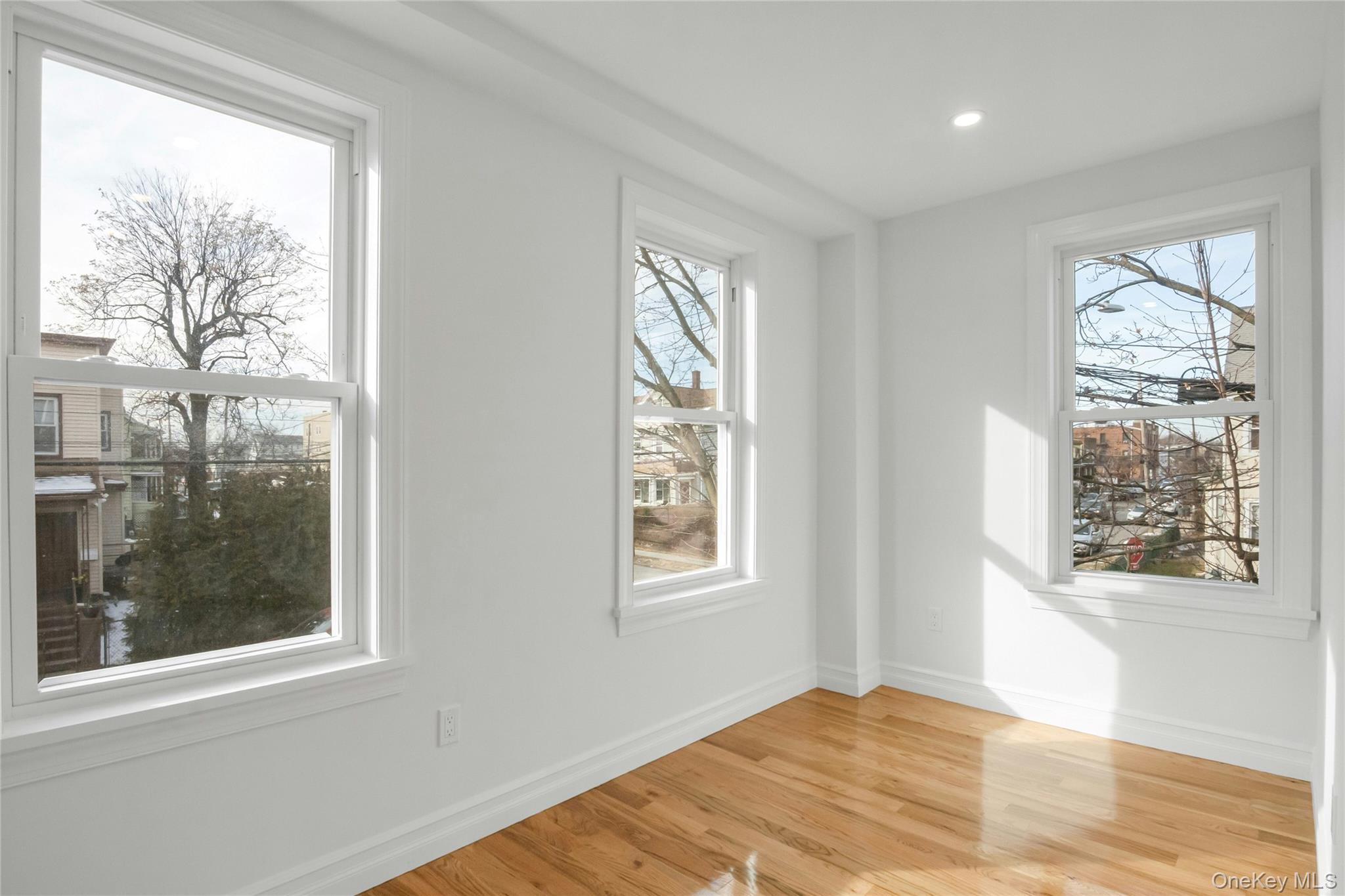 #14 photo, 25 Walnut Street, New Rochelle , NY 10801