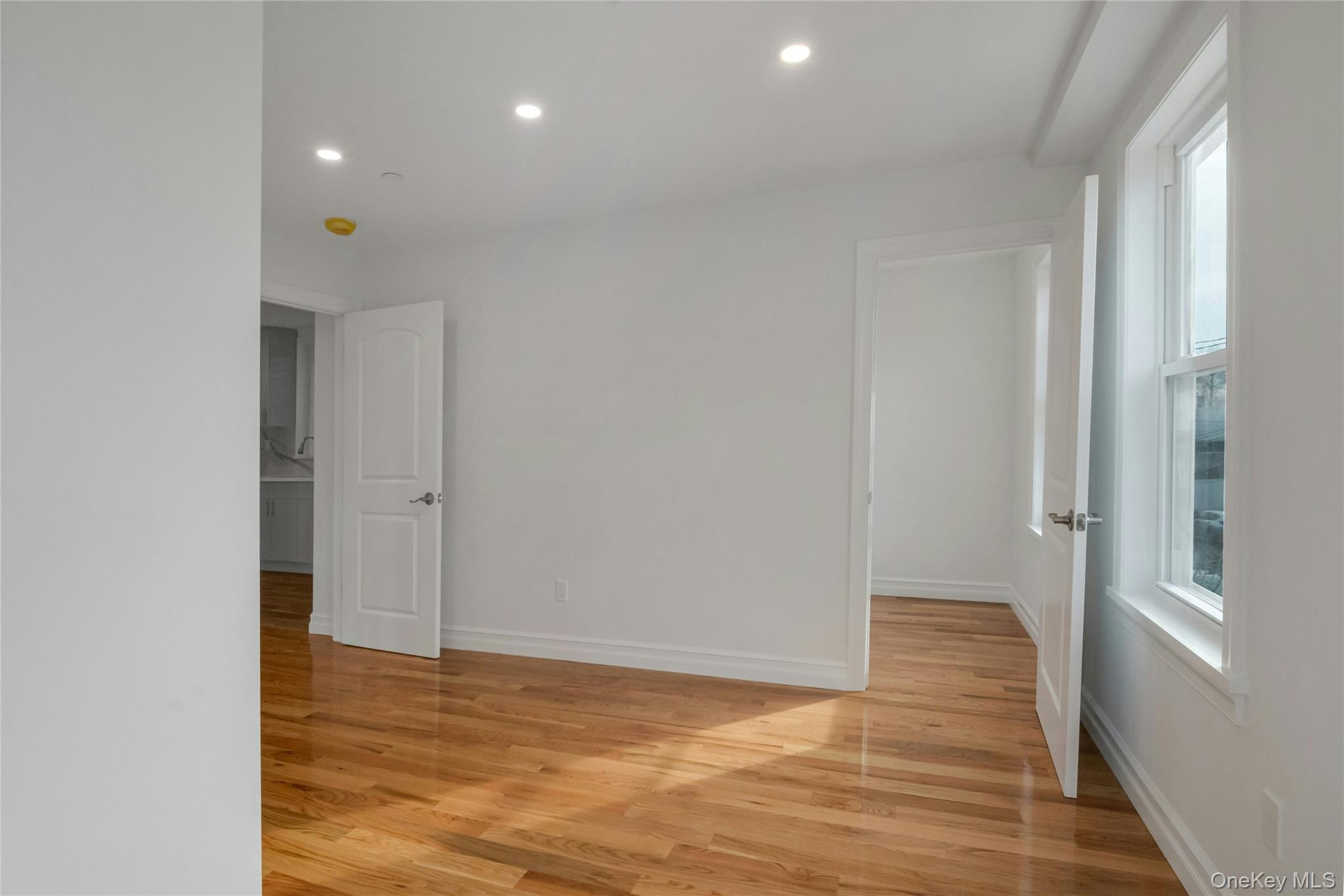 #20 photo, 25 Walnut Street, New Rochelle , NY 10801