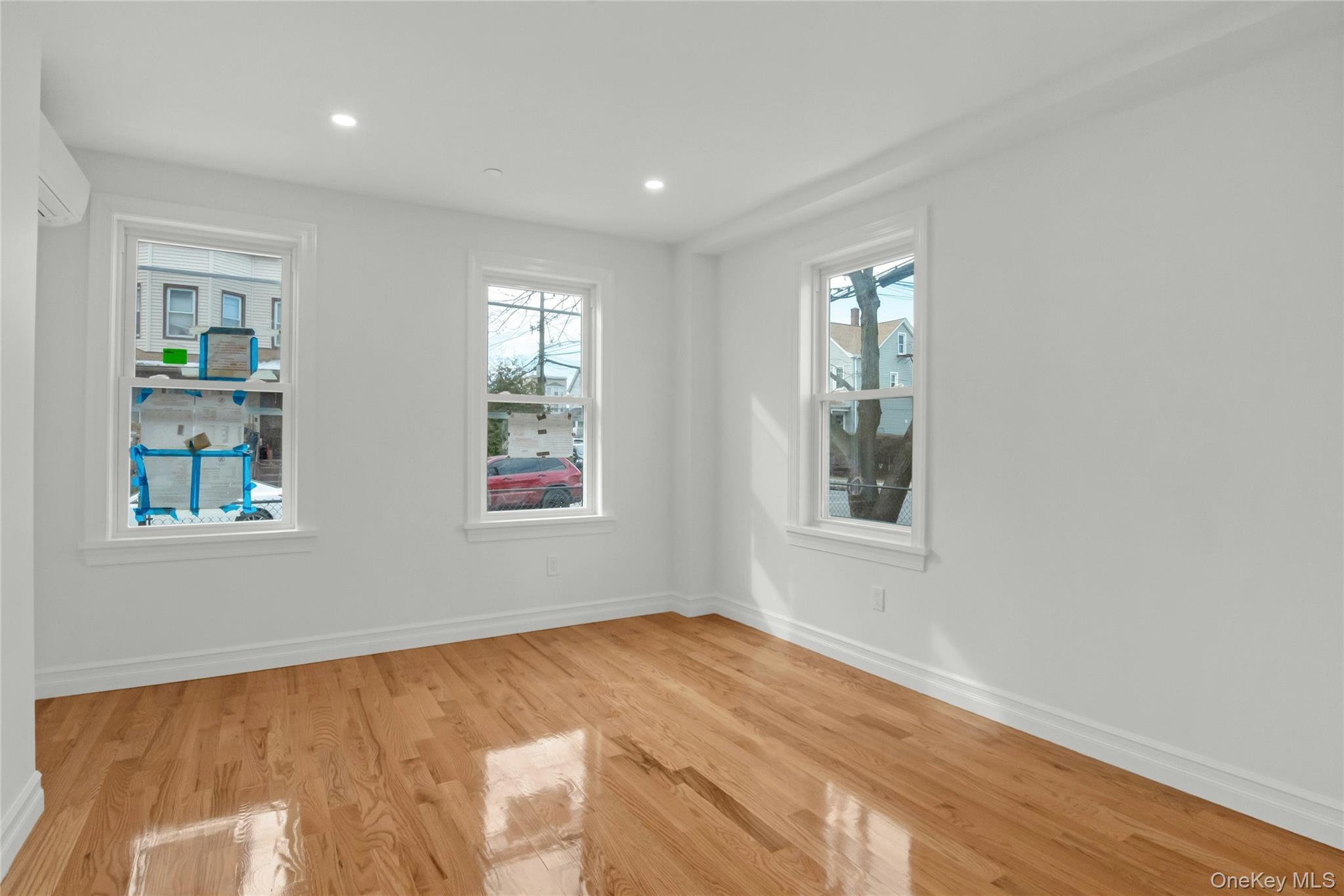 #9 photo, 25 Walnut Street, New Rochelle , NY 10801