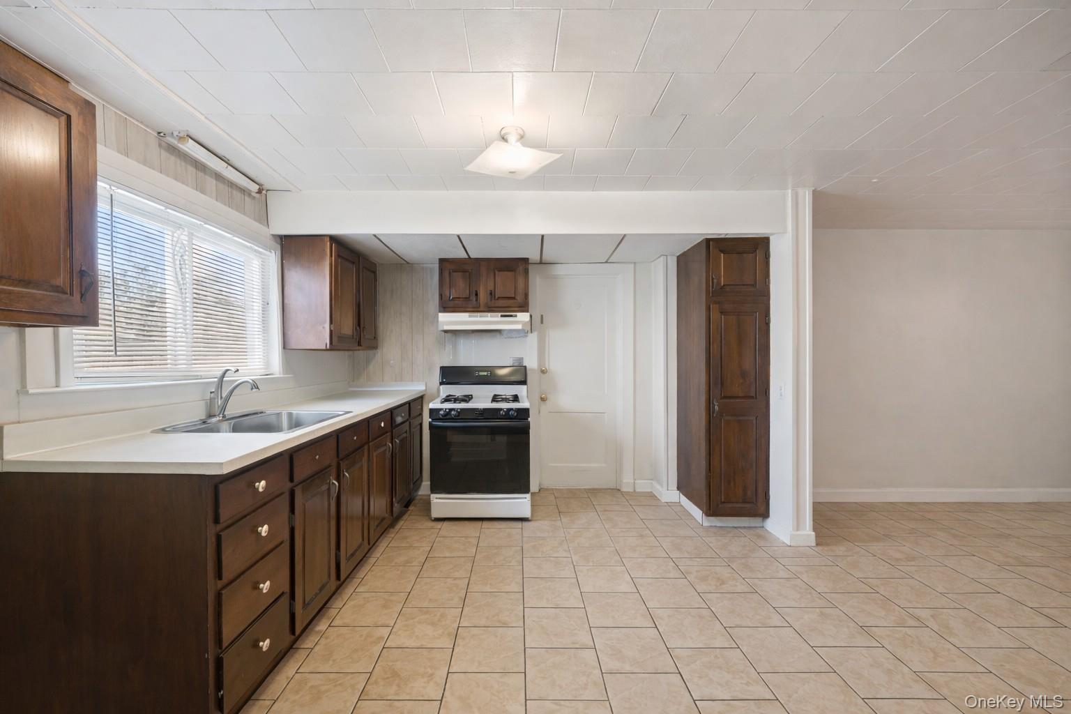 #4 photo, 262-264 Cottage Street, Middletown , NY 10940