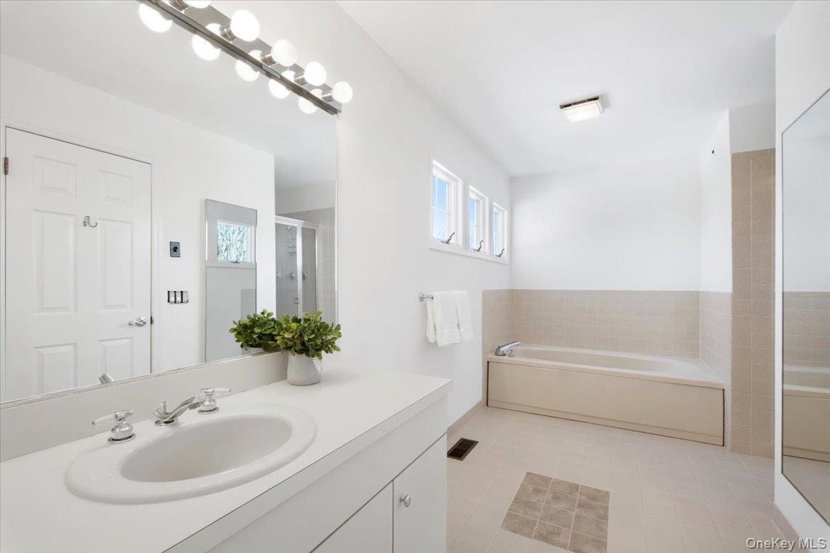 #12 photo, 39 Alex Drive, White Plains , NY 10605