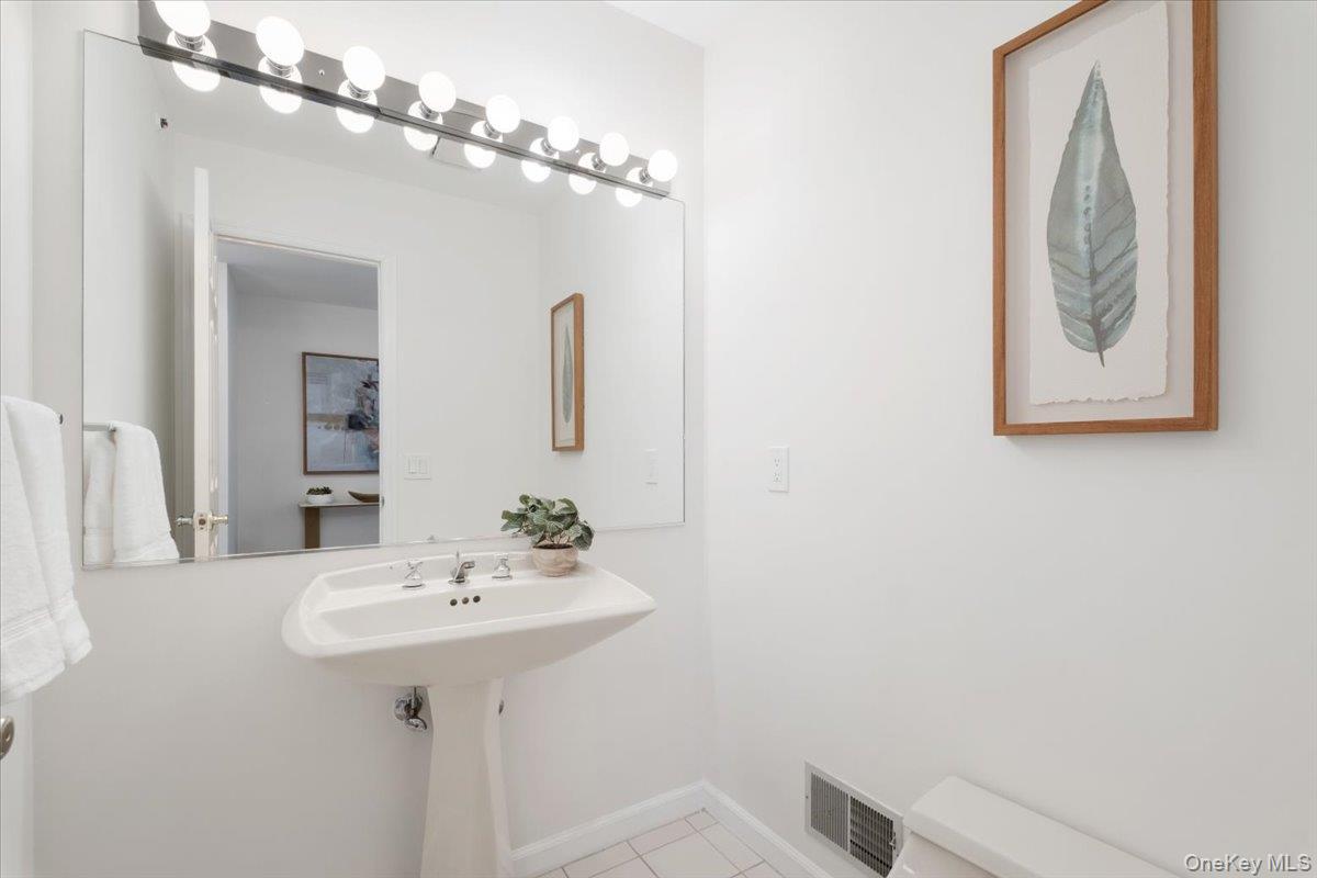 #9 photo, 39 Alex Drive, White Plains , NY 10605