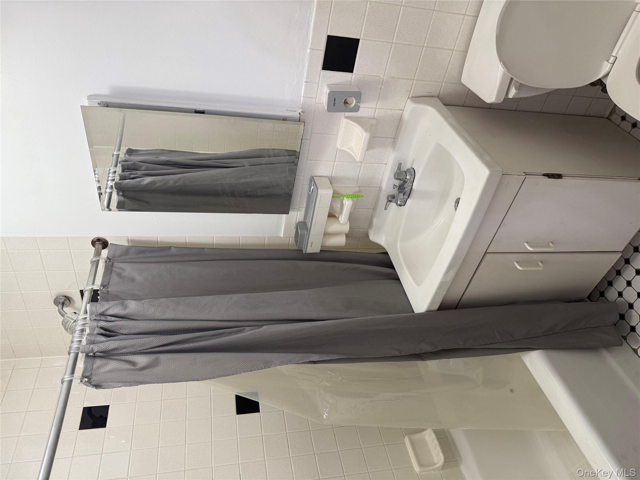 #5 photo, 2440 Amsterdam Avenue, New York (Manhattan) , NY 10033