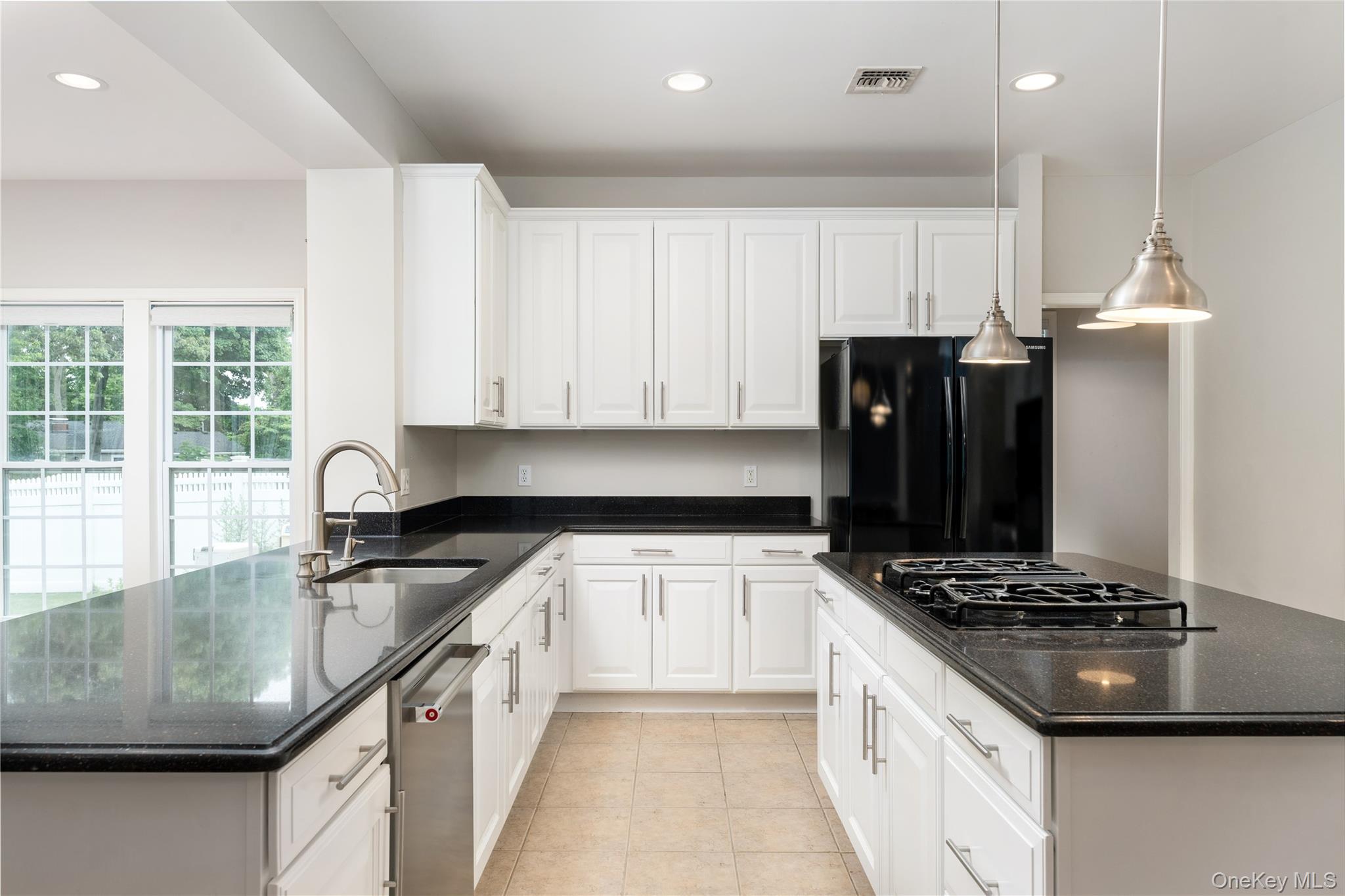 #18 photo, 48 Avolet Court, サフォーク郡 Mount Sinai , NY 11766