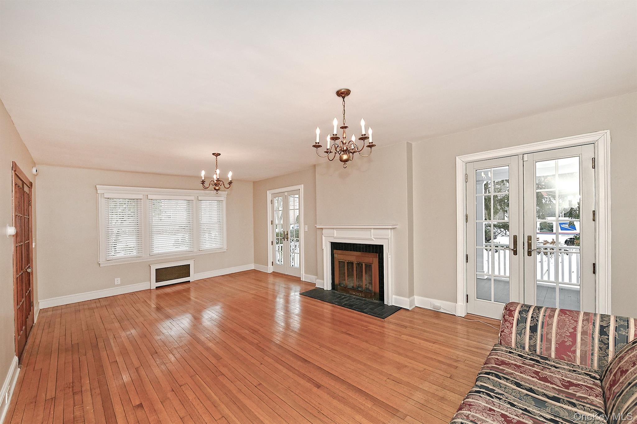 #11 photo, 198 Warner Avenue, ナッソー郡 Roslyn Heights , NY 11577