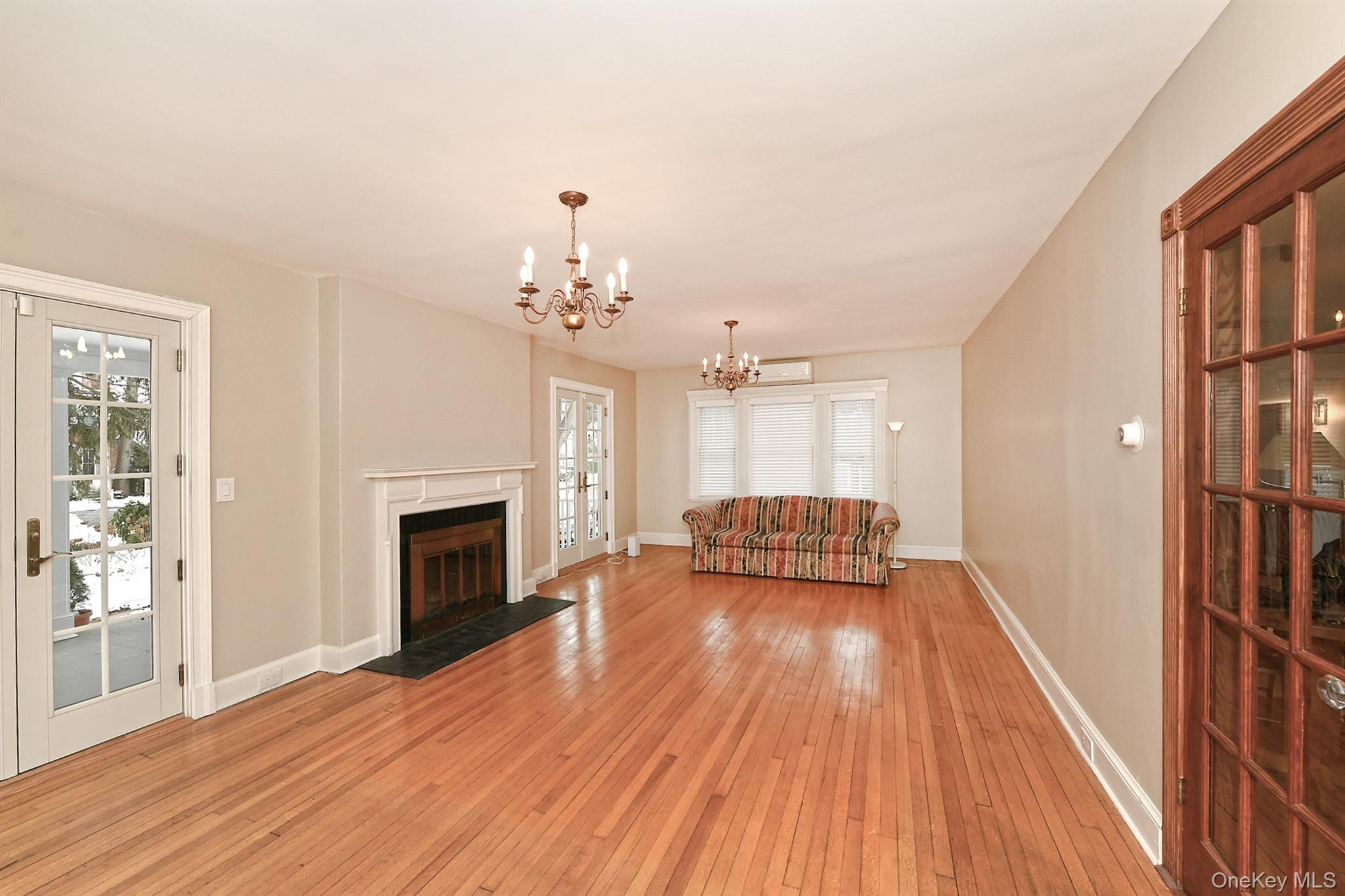 #12 photo, 198 Warner Avenue, ナッソー郡 Roslyn Heights , NY 11577