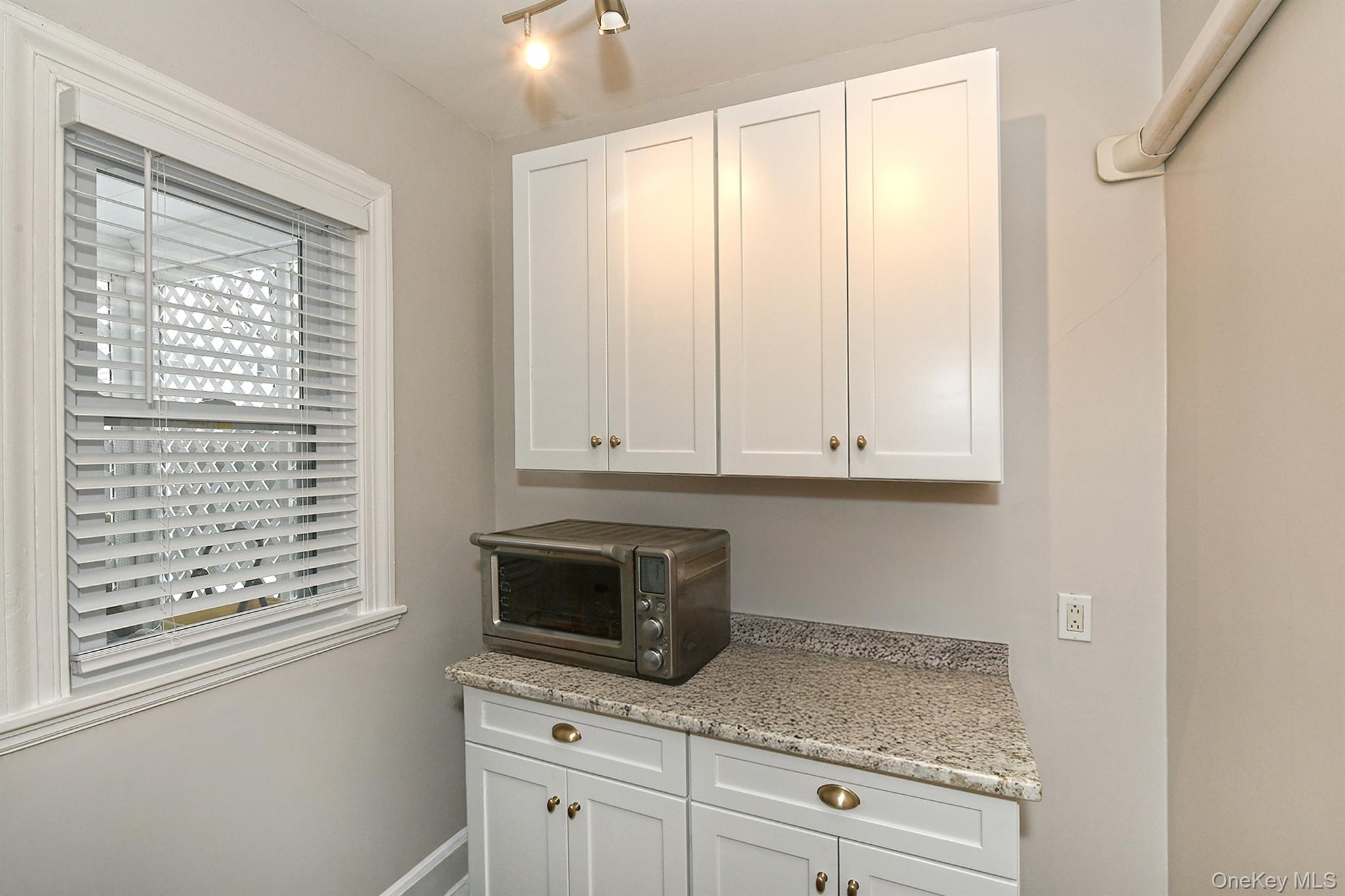 #20 photo, 198 Warner Avenue, ナッソー郡 Roslyn Heights , NY 11577