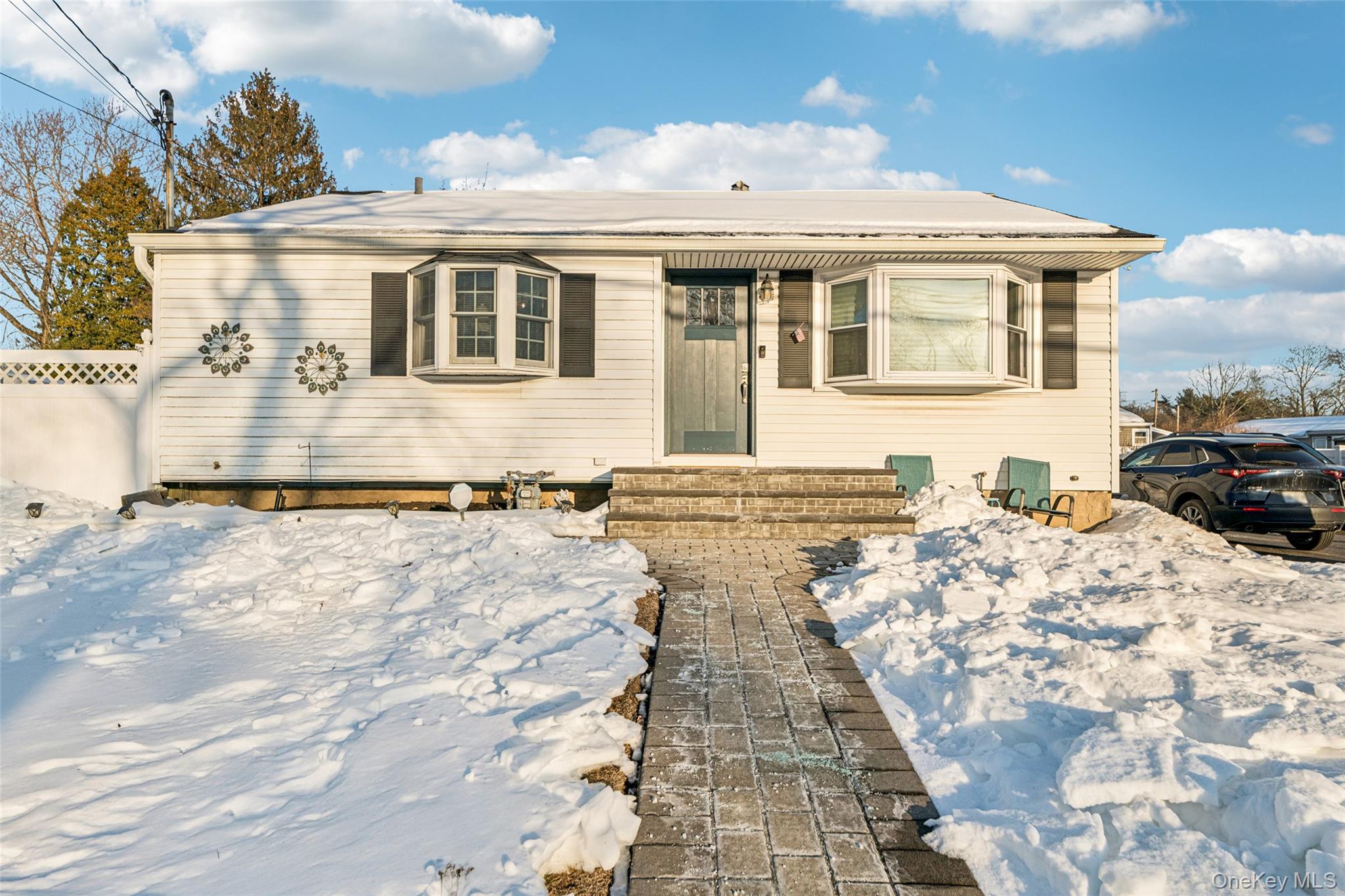 #1 photo, 662 College Road, Farmingville , NY 11738