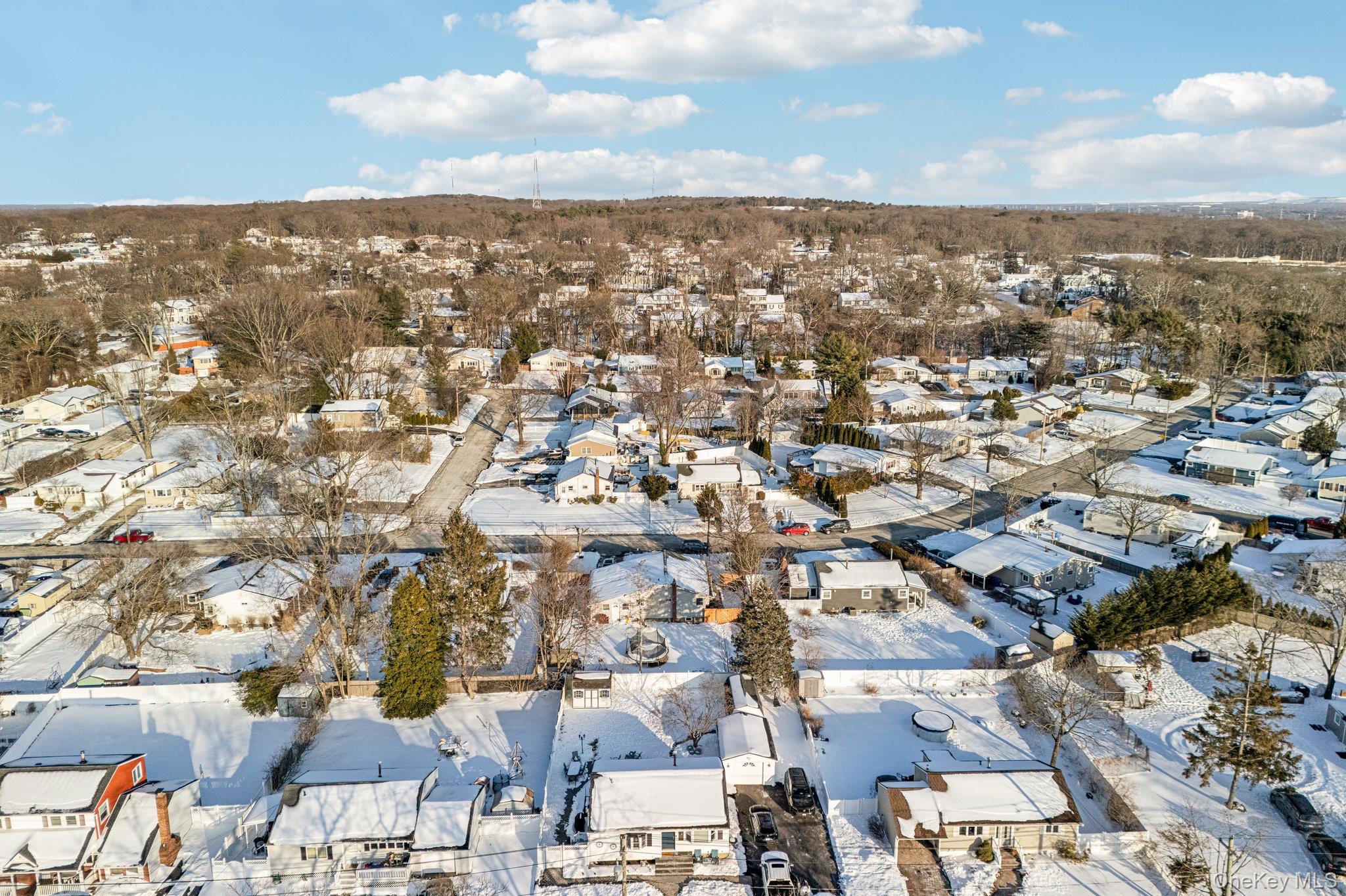 #13 photo, 662 College Road, Farmingville , NY 11738