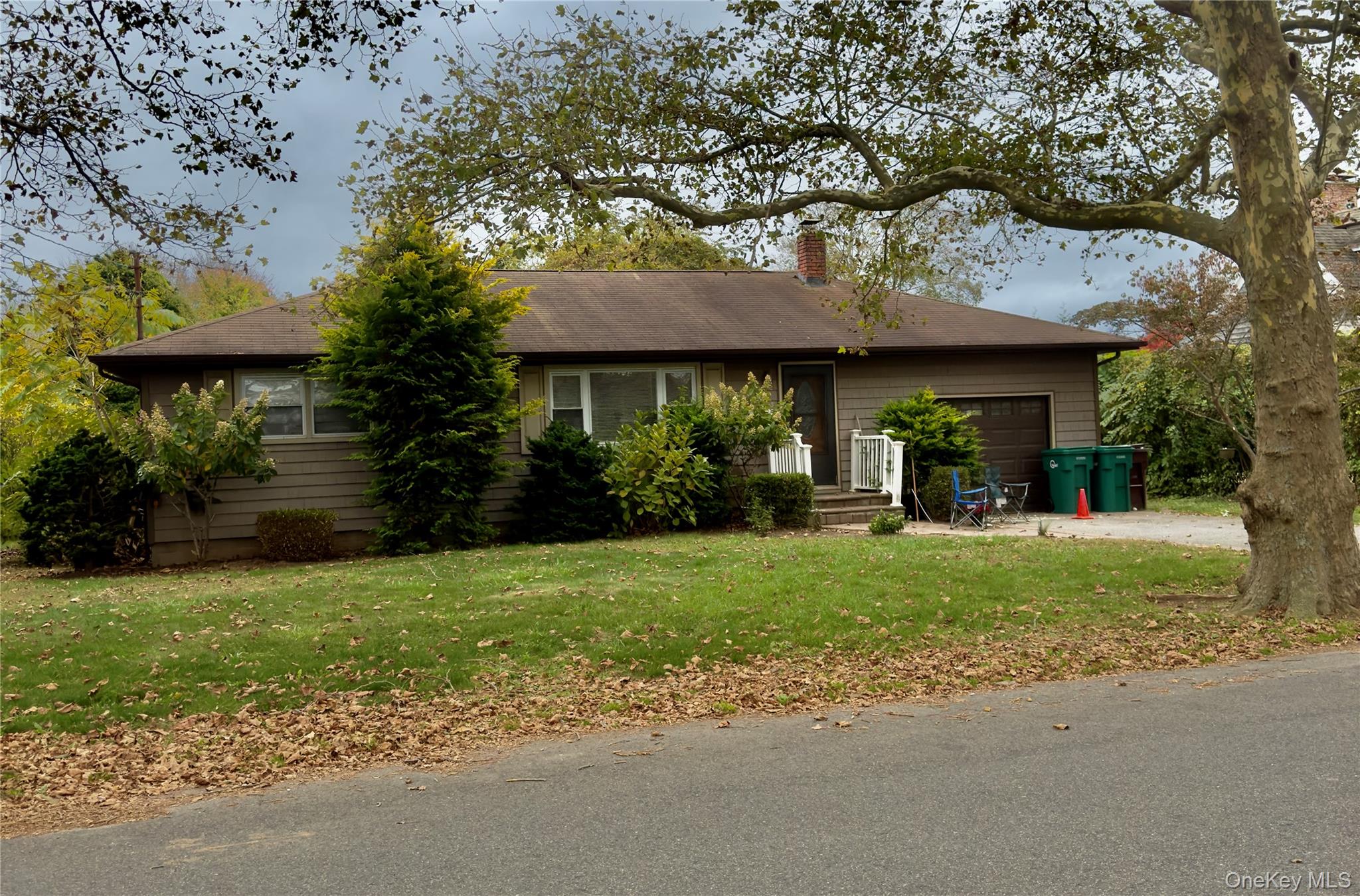 #1 photo, 166 Pulaski Street, サフォーク郡 Southampton , NY 11968