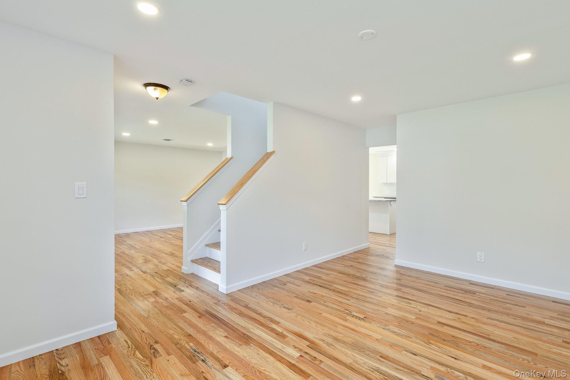 #10 photo, 112 Chanel Drive, Саффолк ‖ Shirley , NY 11967